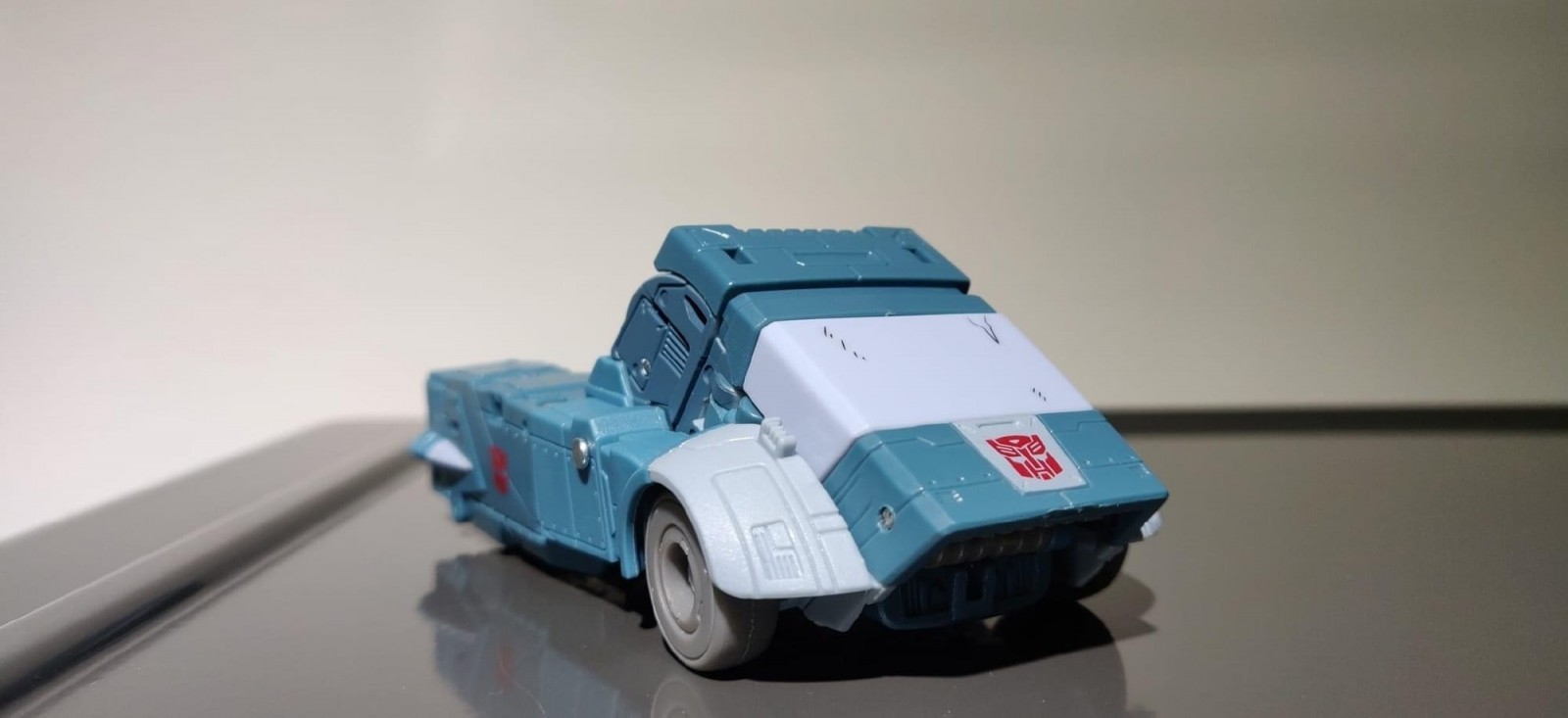 Transformers News: In Hand Images of Transformers Buzzworthy SS Kup Transformers News: In Hand Images of Transformers Buzzworthy SS Kup