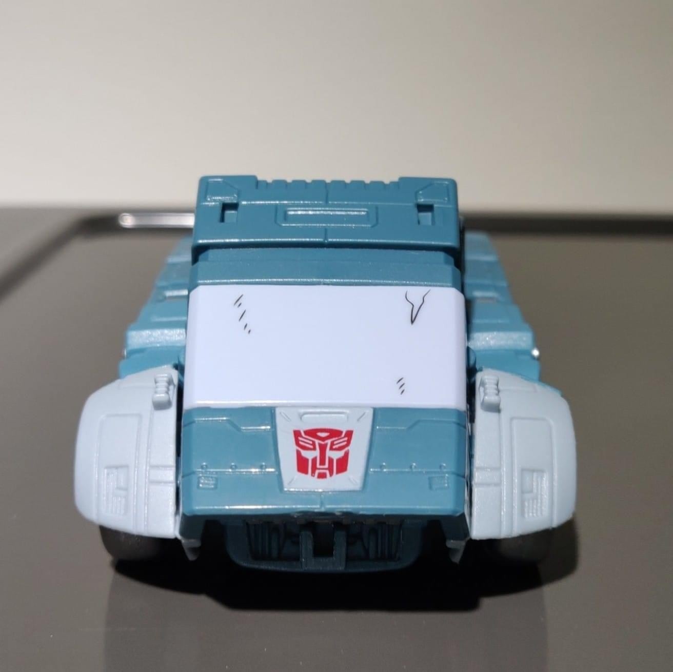 Transformers News: In Hand Images of Transformers Buzzworthy SS Kup Transformers News: In Hand Images of Transformers Buzzworthy SS Kup