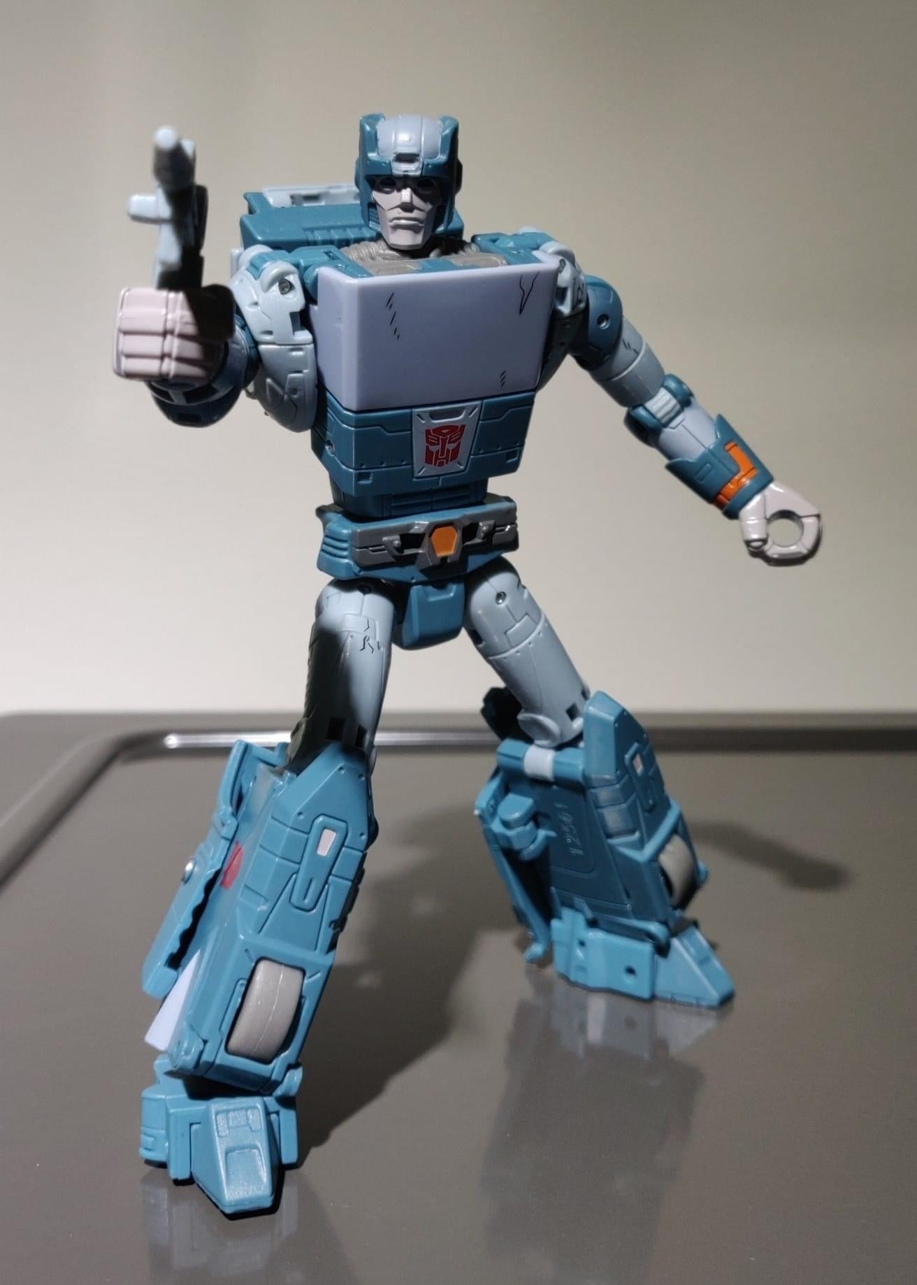 Transformers News: In Hand Images of Transformers Buzzworthy SS Kup Transformers News: In Hand Images of Transformers Buzzworthy SS Kup