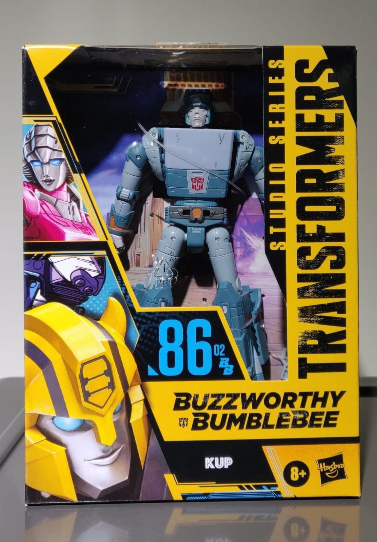 Transformers News: In Hand Images of Transformers Buzzworthy SS Kup Transformers News: In Hand Images of Transformers Buzzworthy SS Kup