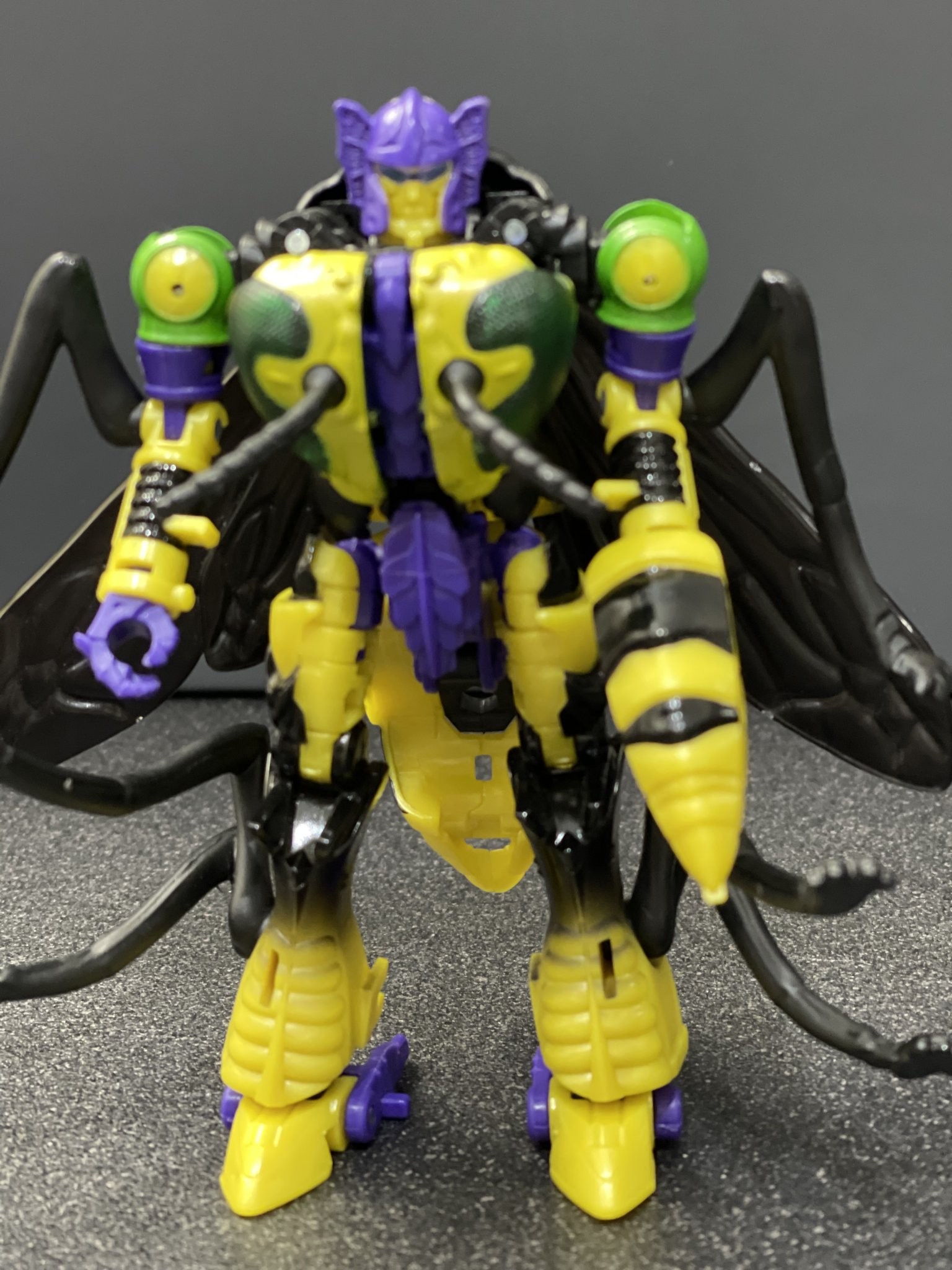 Transformers News: New In hand Images of Transformers Generations Selects Buzzsaw