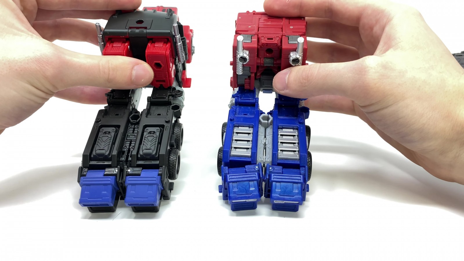 Transformers News: In Hand Images of Legacy Leader Laser Optimus Prime Transformers News: In Hand Images of Legacy Leader Laser Optimus Prime