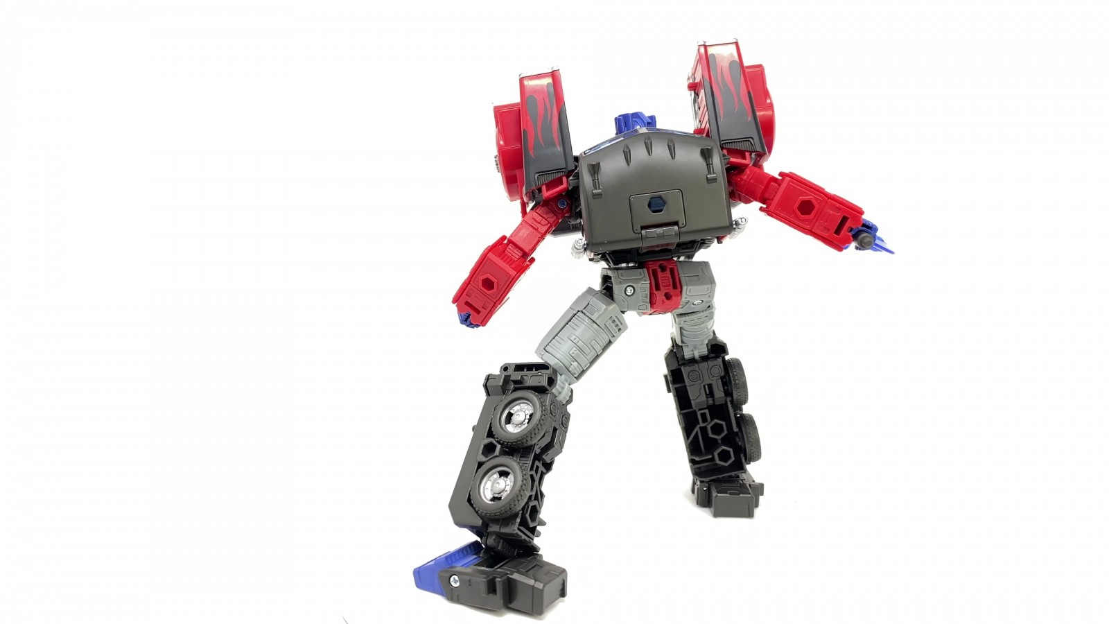 Transformers News: In Hand Images of Legacy Leader Laser Optimus Prime Transformers News: In Hand Images of Legacy Leader Laser Optimus Prime