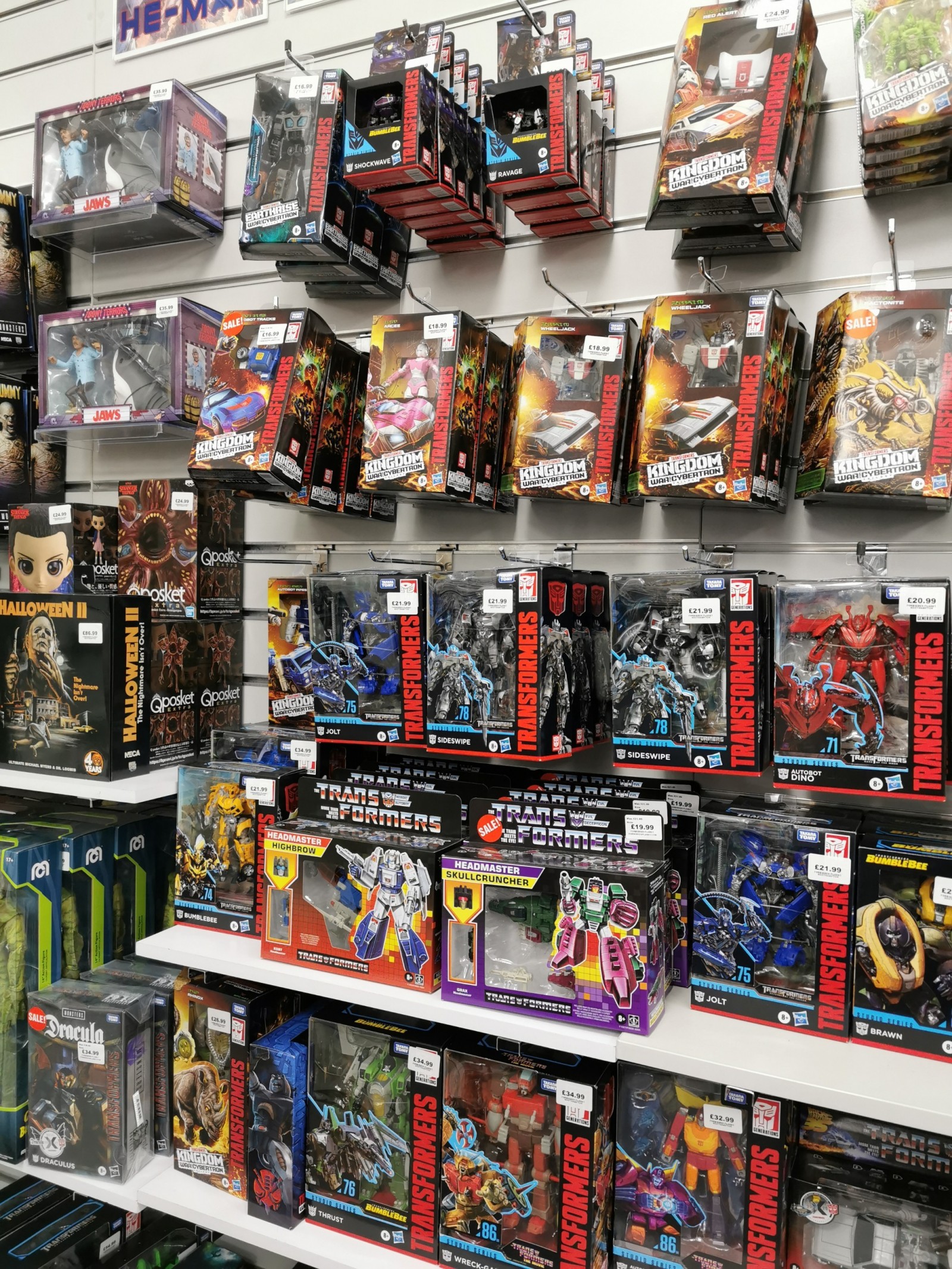 Transformers News: New Buzzworthy Bumblebee SS Deluxes Found in the US and UK Transformers News: New Buzzworthy Bumblebee SS Deluxes Found in the US and UK