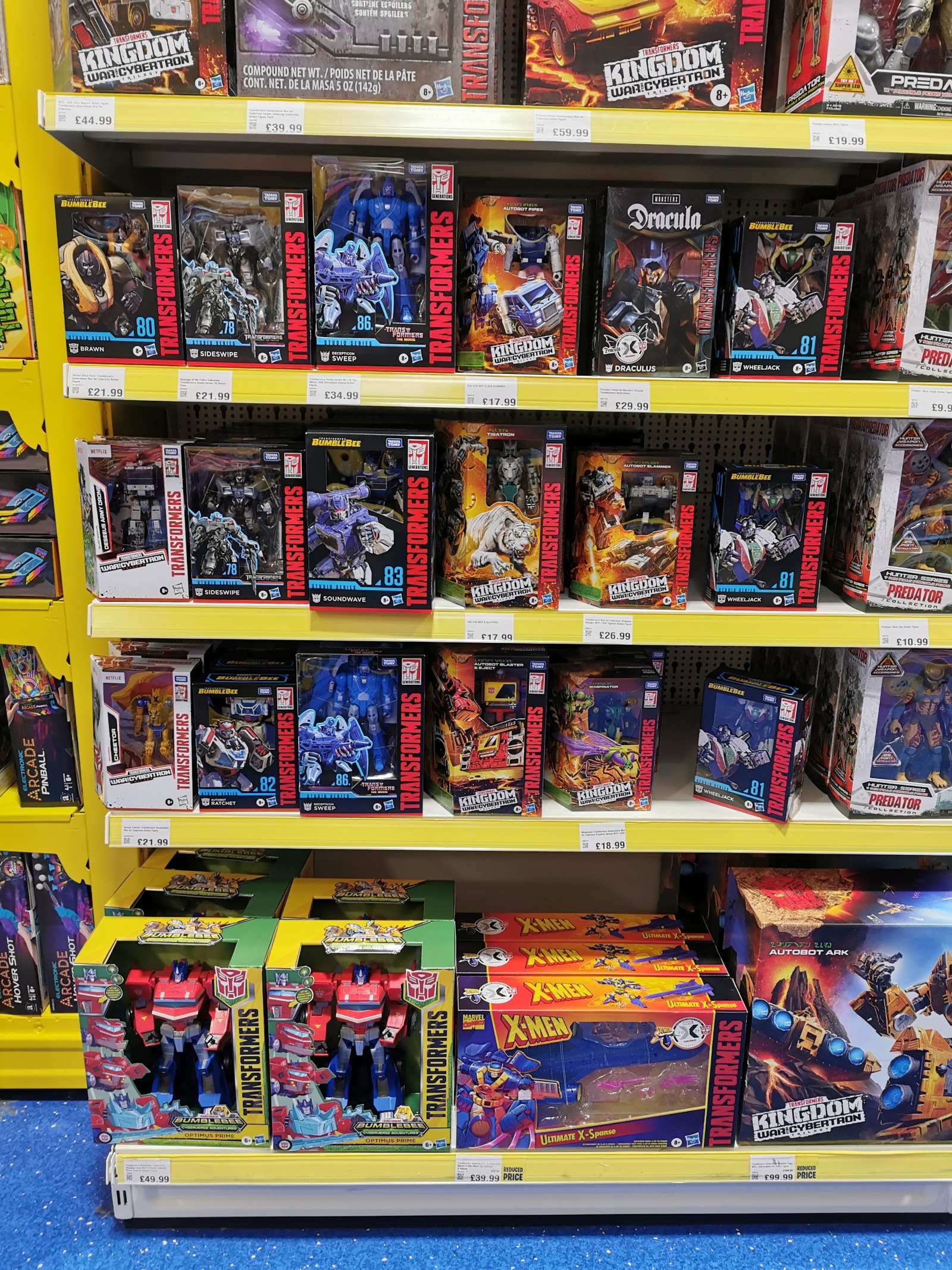 Transformers News: New Buzzworthy Bumblebee SS Deluxes Found in the US and UK Transformers News: New Buzzworthy Bumblebee SS Deluxes Found in the US and UK