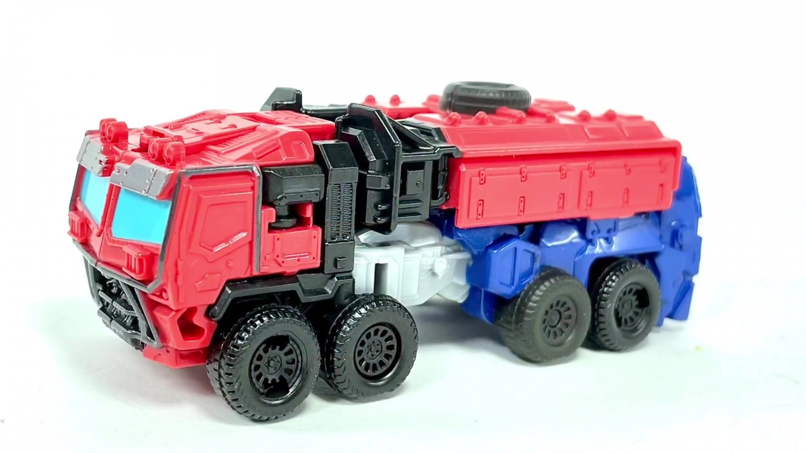 Transformers News: New Images of Rise of the Beasts Toys Give us First Look at Optimus Primal Transformers News: New Images of Rise of the Beasts Toys Give us First Look at Optimus Primal