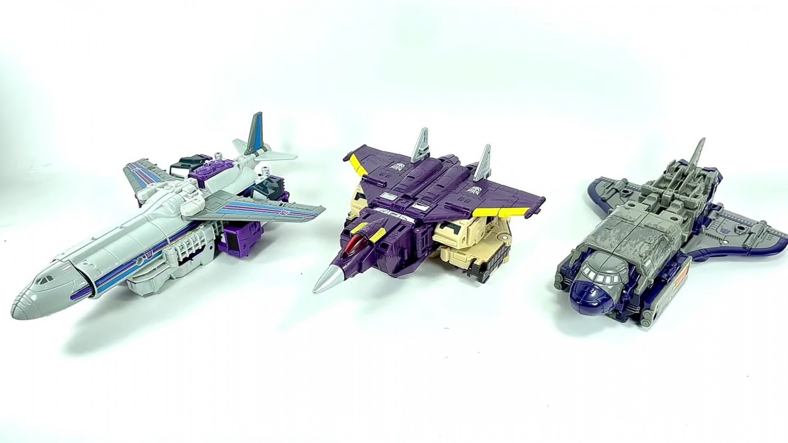 Transformers News: New Comparison Shots to Give You a Sense of Legacy Blitzwing's Scale Transformers News: New Comparison Shots to Give You a Sense of Legacy Blitzwing's Scale
