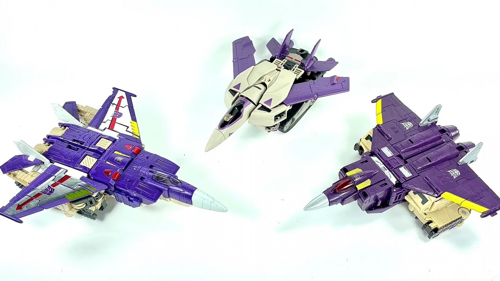 Transformers News: New Comparison Shots to Give You a Sense of Legacy Blitzwing's Scale Transformers News: New Comparison Shots to Give You a Sense of Legacy Blitzwing's Scale