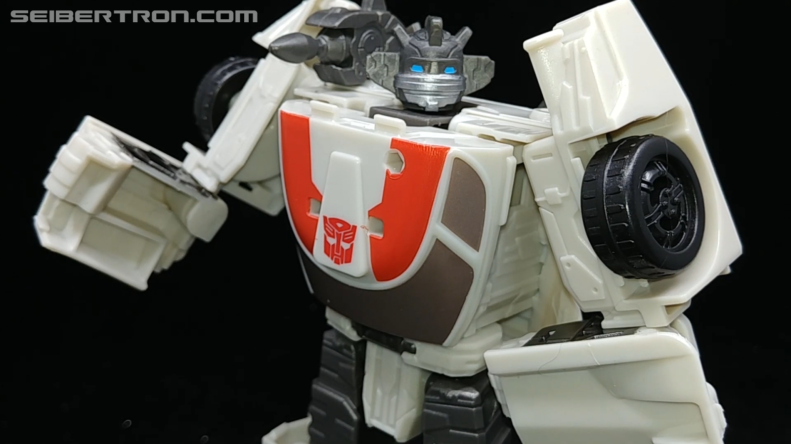 Transformers News: Review of Transformers Authentics Wheeljack Transformers News: Review of Transformers Authentics Wheeljack