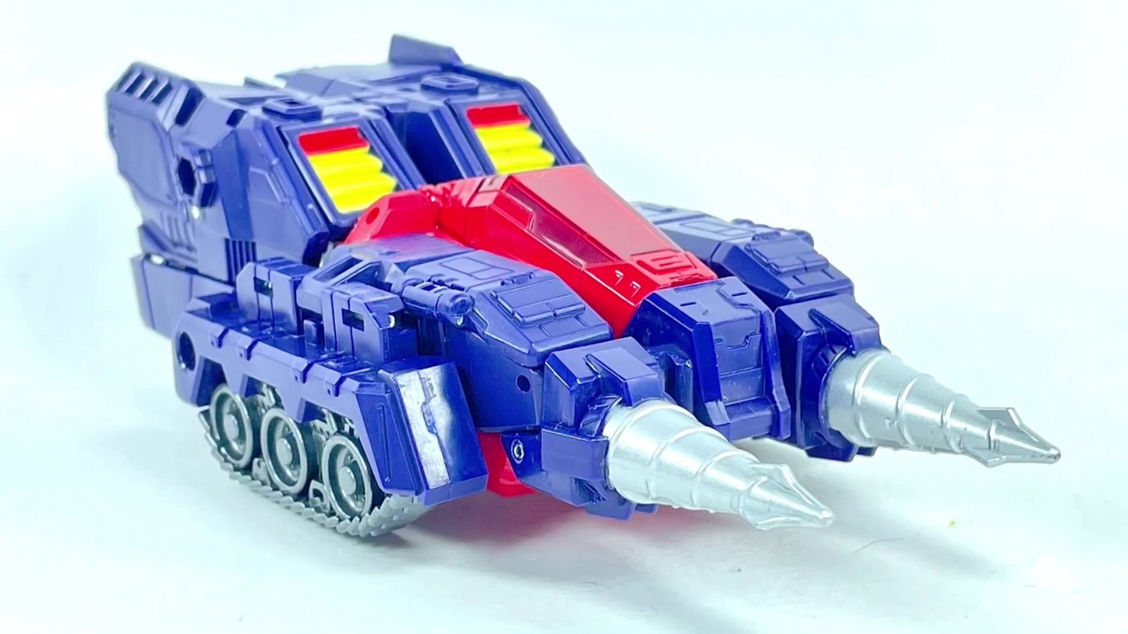 Transformers News: Better Look at Upcoming Amazon Exclusive Wrecker Topspin