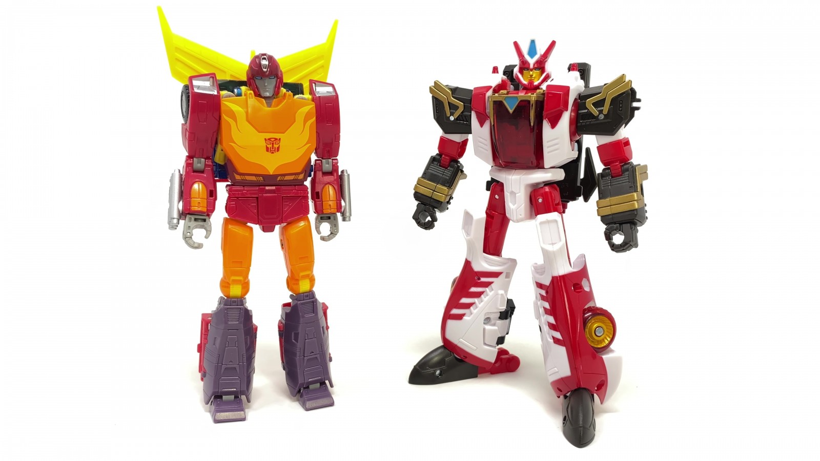 Transformers News: More Images of Walmart Exclusive Voyager Cybertron Override Show us it is a Completely New Mold Transformers News: More Images of Walmart Exclusive Voyager Cybertron Override Show us it is a Completely New Mold