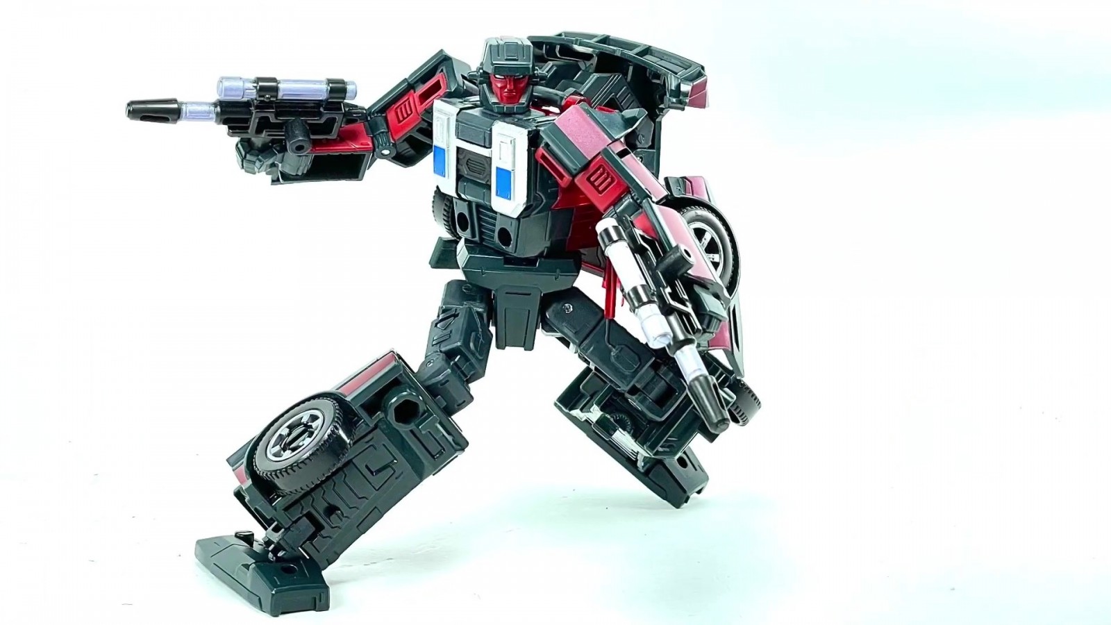 Transformers News: New Images for Legacy Wildriider, Elita-1, and Knockout