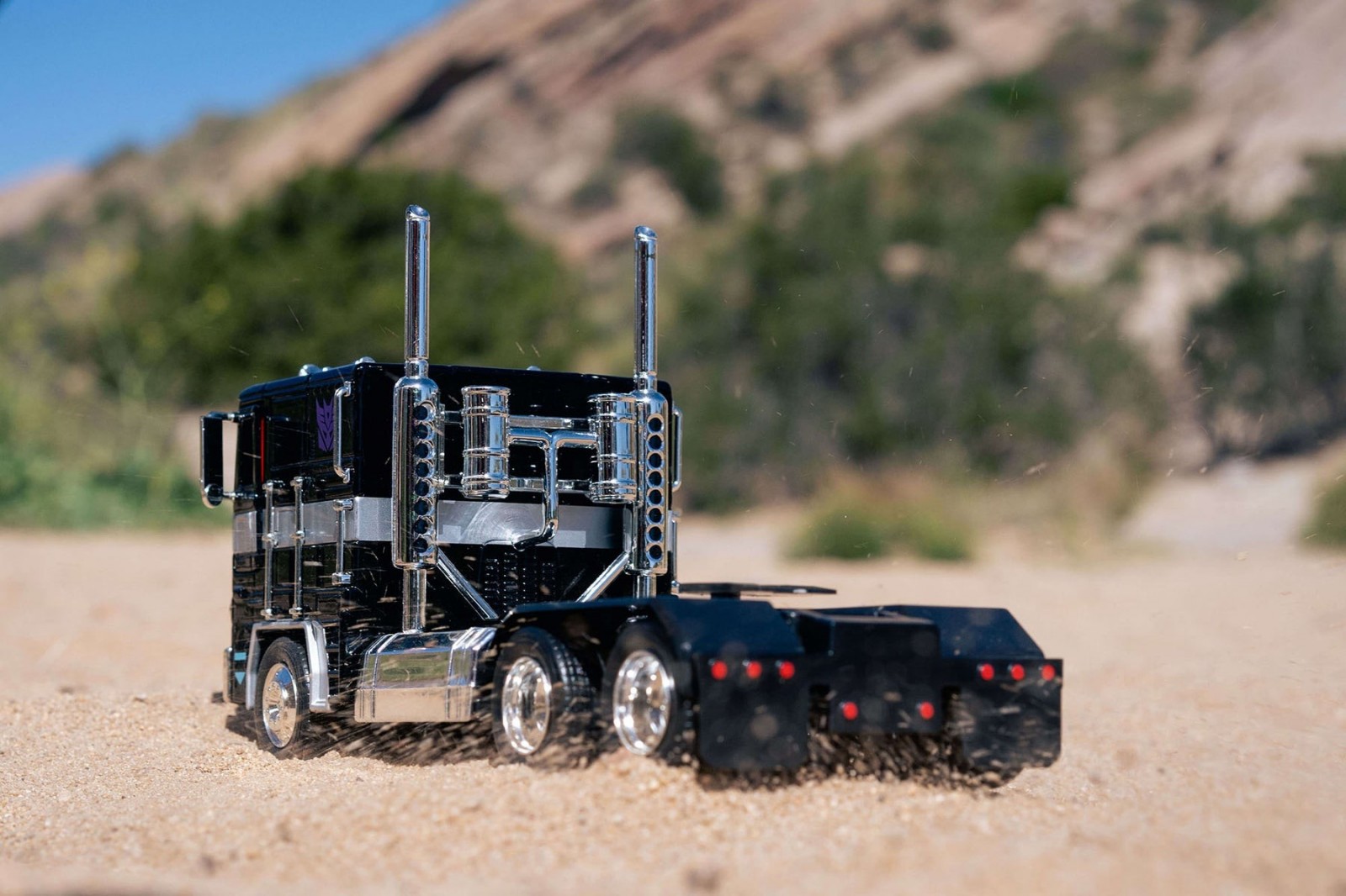 Transformers News: Jada Toys Reveals their 1:24 Nemesis Prime