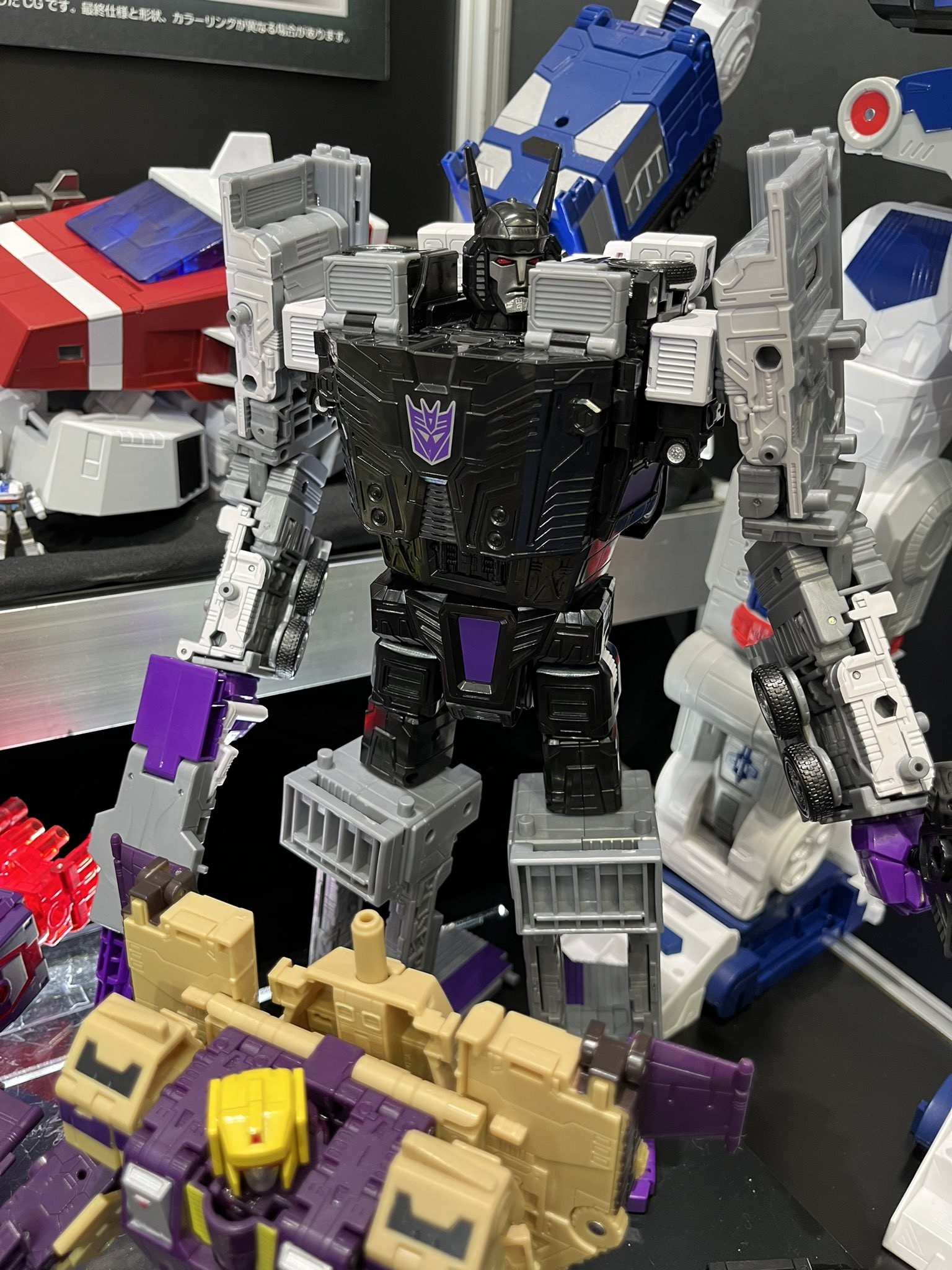 Transformers News: Images of Upcoming Masterpiece Toys at Tokyo Toy Show Give us an Idea of their Size Transformers News: Images of Upcoming Masterpiece Toys at Tokyo Toy Show Give us an Idea of their Size