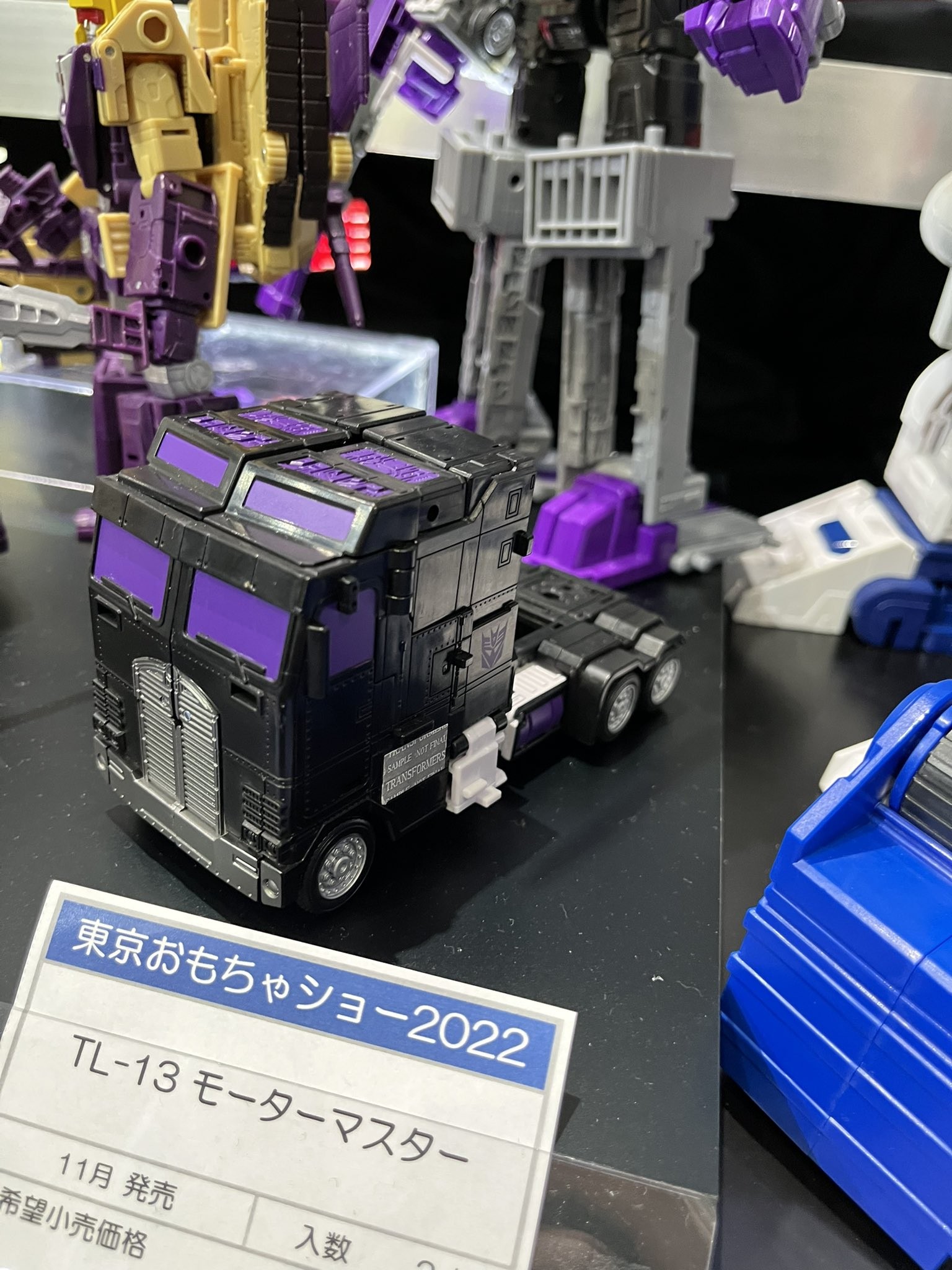 Transformers News: Images of Upcoming Masterpiece Toys at Tokyo Toy Show Give us an Idea of their Size Transformers News: Images of Upcoming Masterpiece Toys at Tokyo Toy Show Give us an Idea of their Size