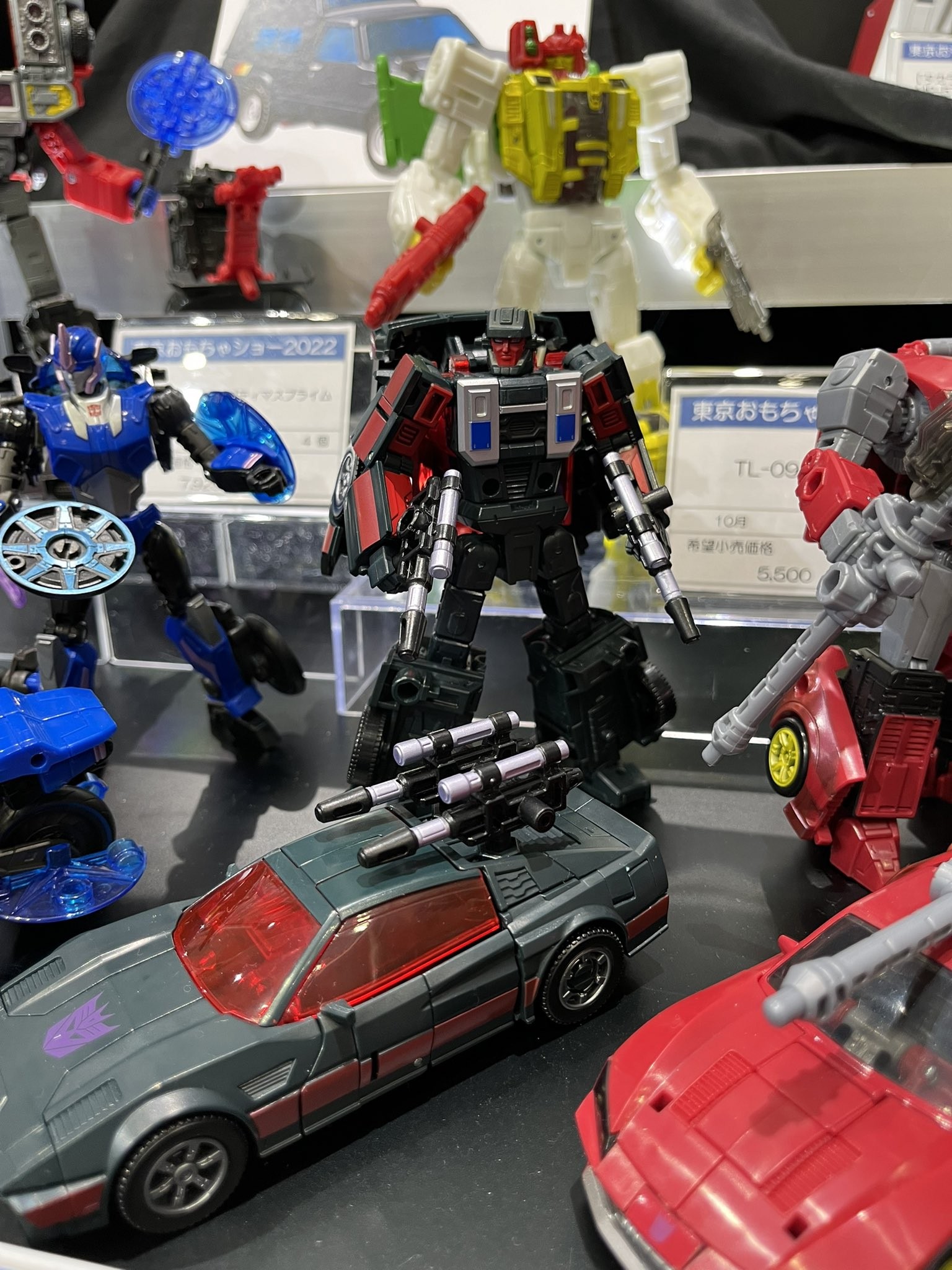 Transformers News: Images of Upcoming Masterpiece Toys at Tokyo Toy Show Give us an Idea of their Size Transformers News: Images of Upcoming Masterpiece Toys at Tokyo Toy Show Give us an Idea of their Size