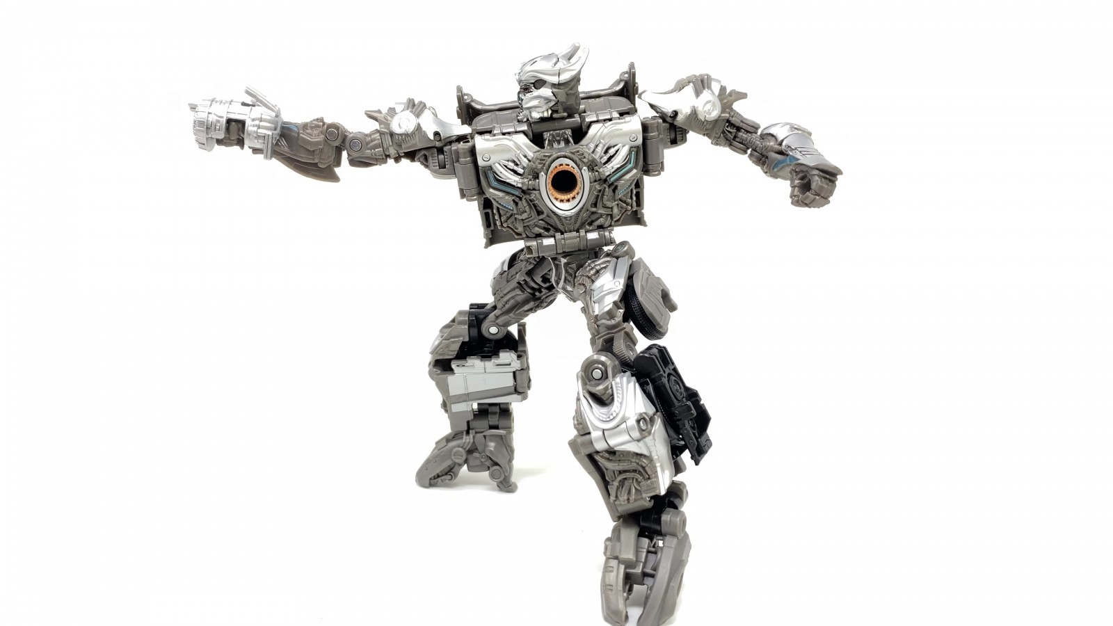 Transformers News: In Hand Images of Transformers Studio Series Galvatron and Arcee