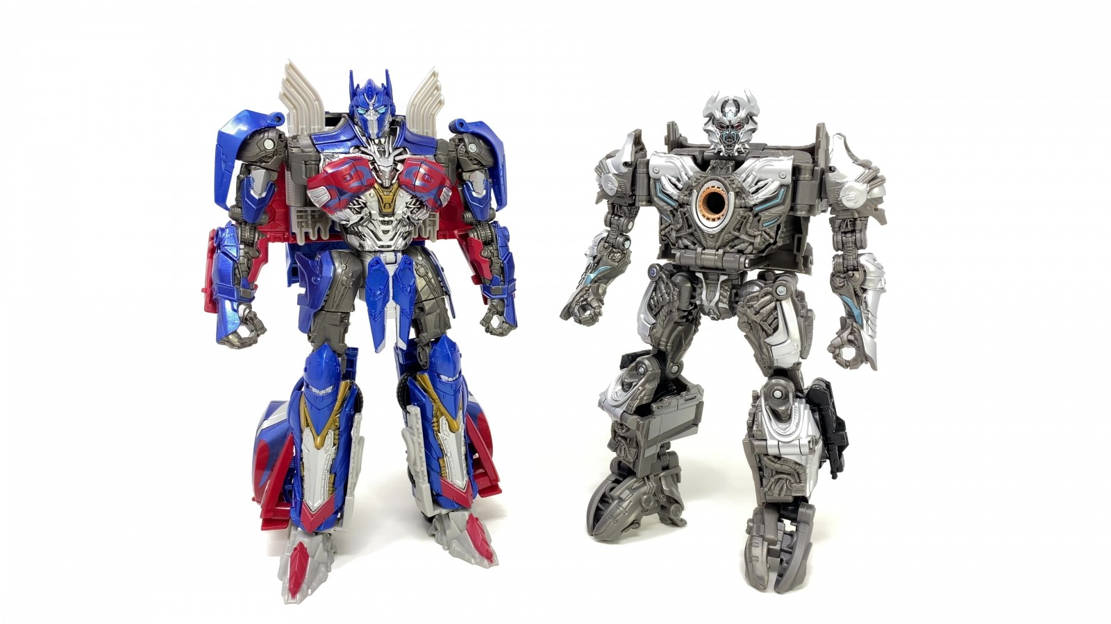 Transformers News: In Hand Images of Transformers Studio Series Galvatron and Arcee
