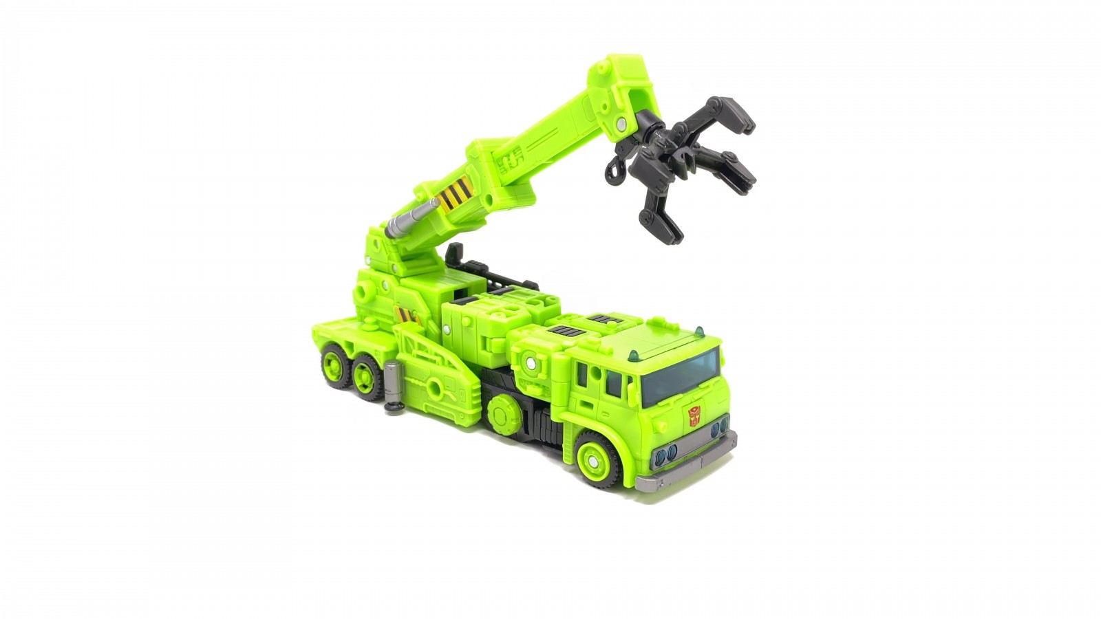 Transformers News: In Hand Images of Velocitron Hauler Transformers News: In Hand Images of Velocitron Hauler