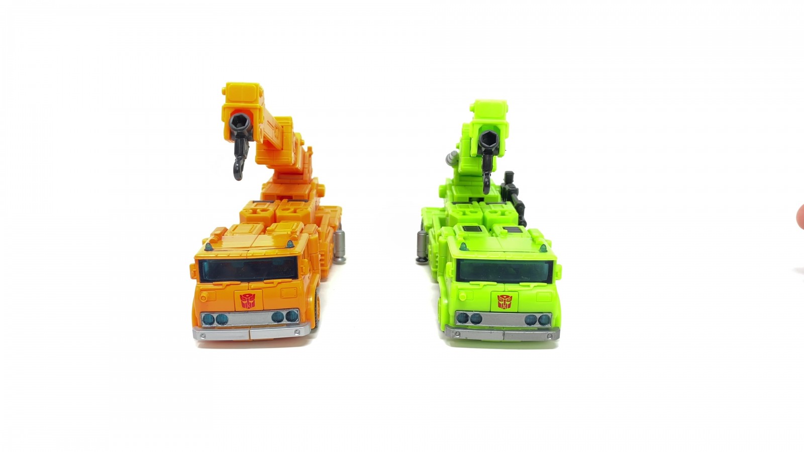 Transformers News: In Hand Images of Velocitron Hauler Transformers News: In Hand Images of Velocitron Hauler