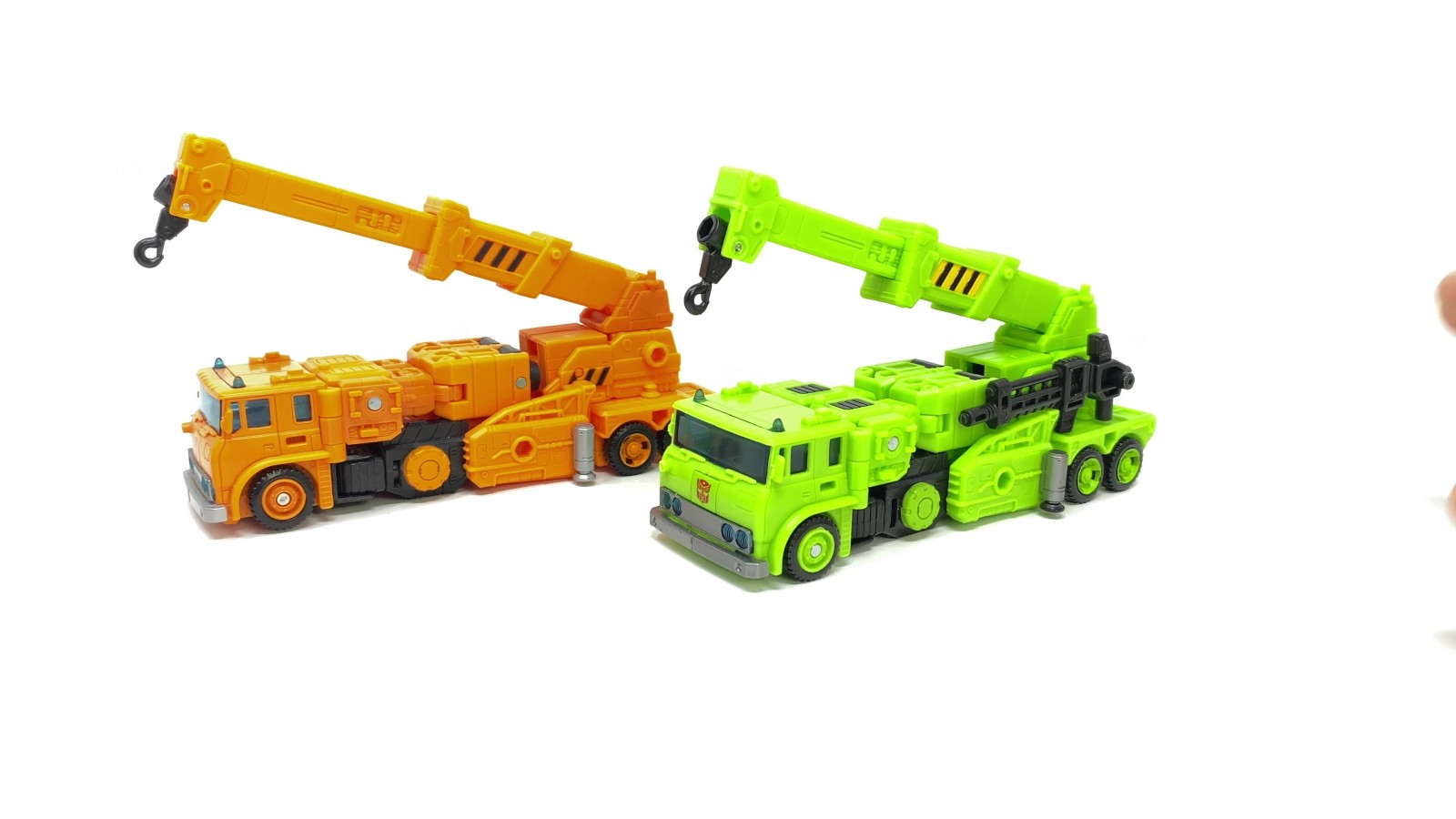 Transformers News: In Hand Images of Velocitron Hauler Transformers News: In Hand Images of Velocitron Hauler