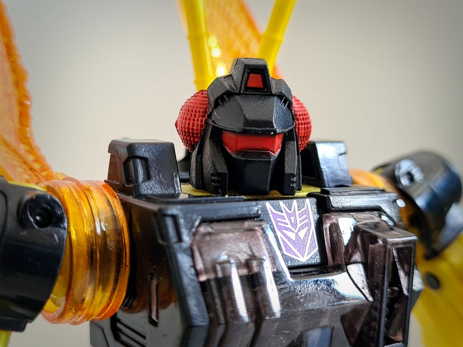 Transformers News: New Pics Show that the Transformers Creatures Collide 4 Pack Have Alternate Heads