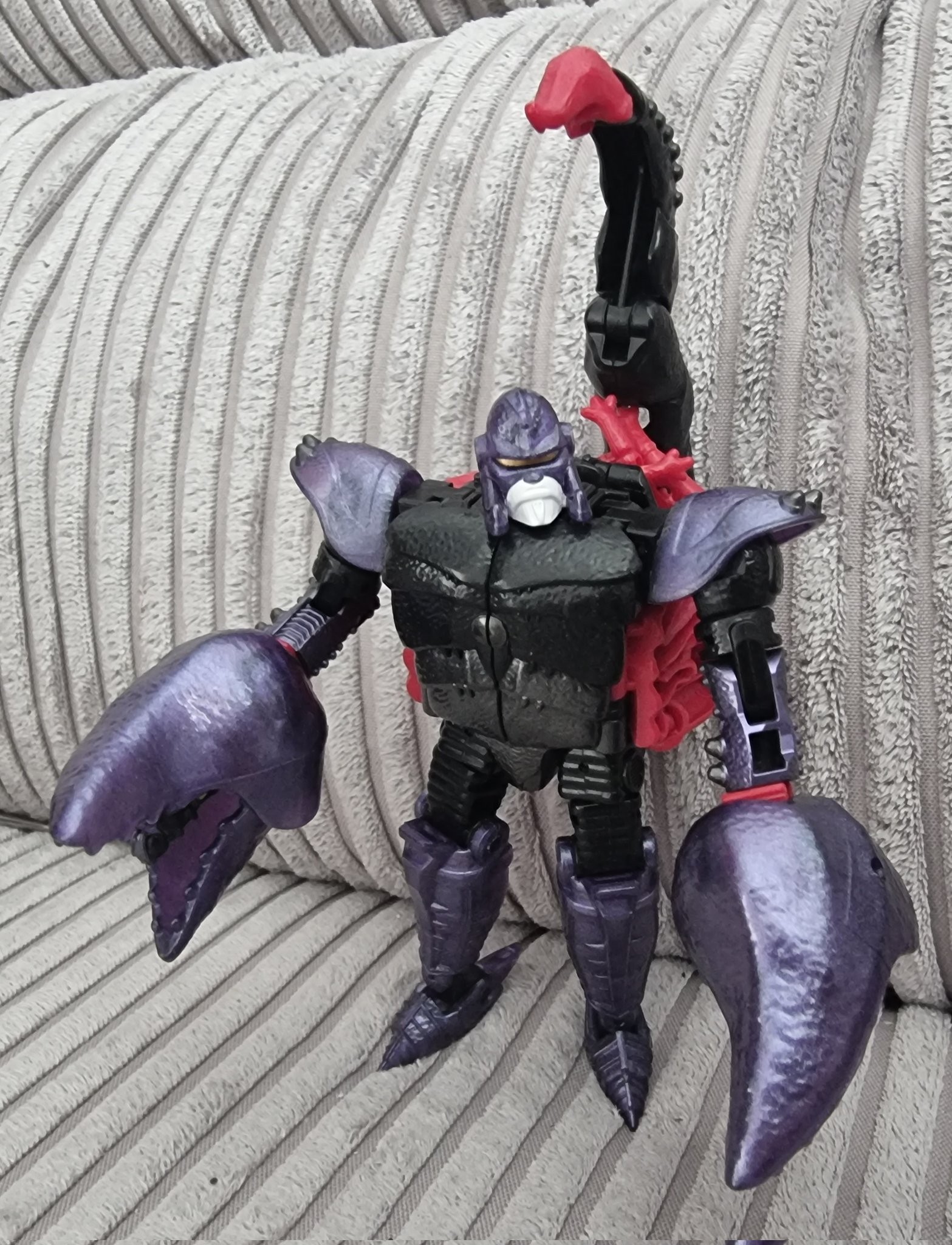 Transformers News: New Pics Show that the Transformers Creatures Collide 4 Pack Have Alternate Heads