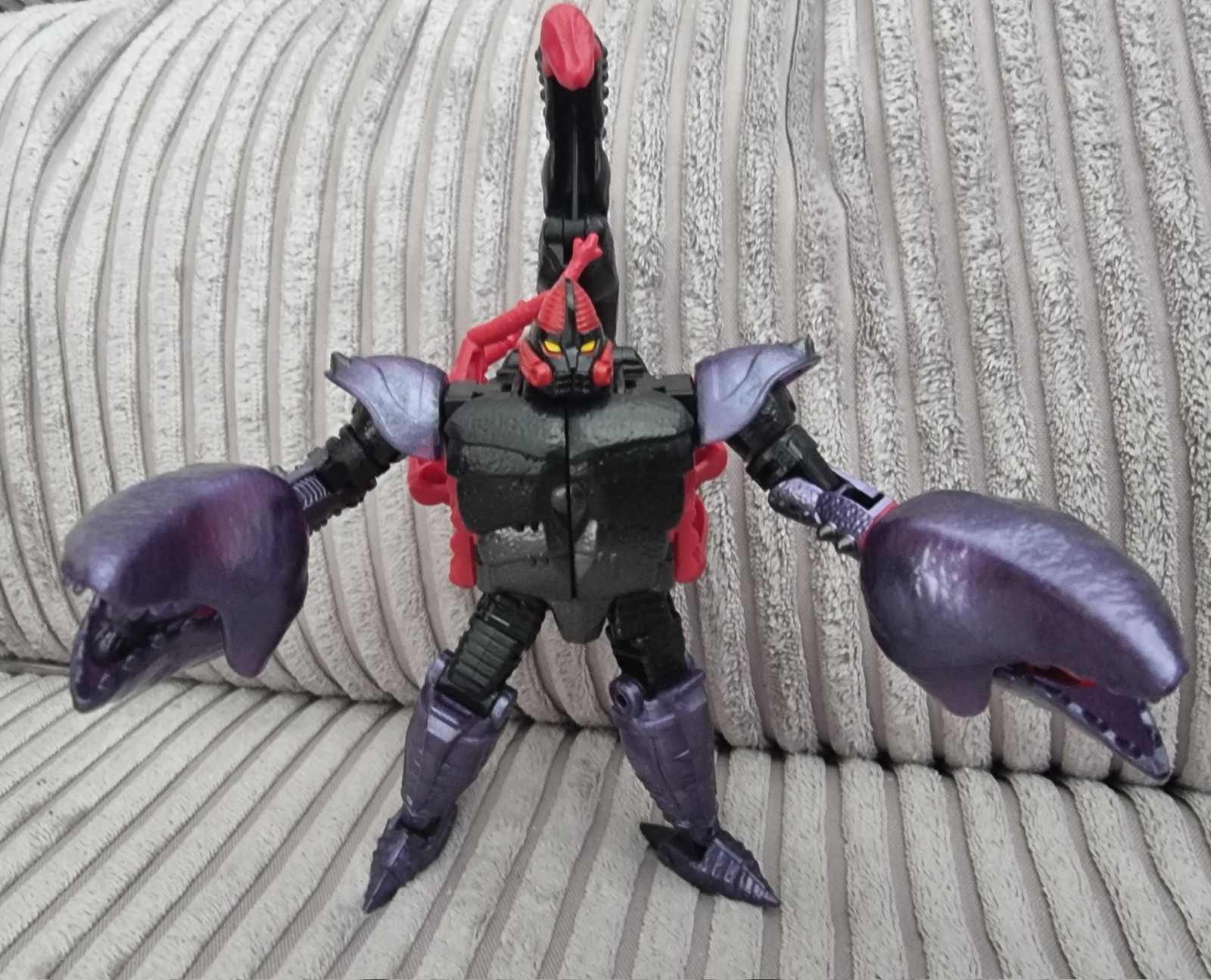Transformers News: New Pics Show that the Transformers Creatures Collide 4 Pack Have Alternate Heads