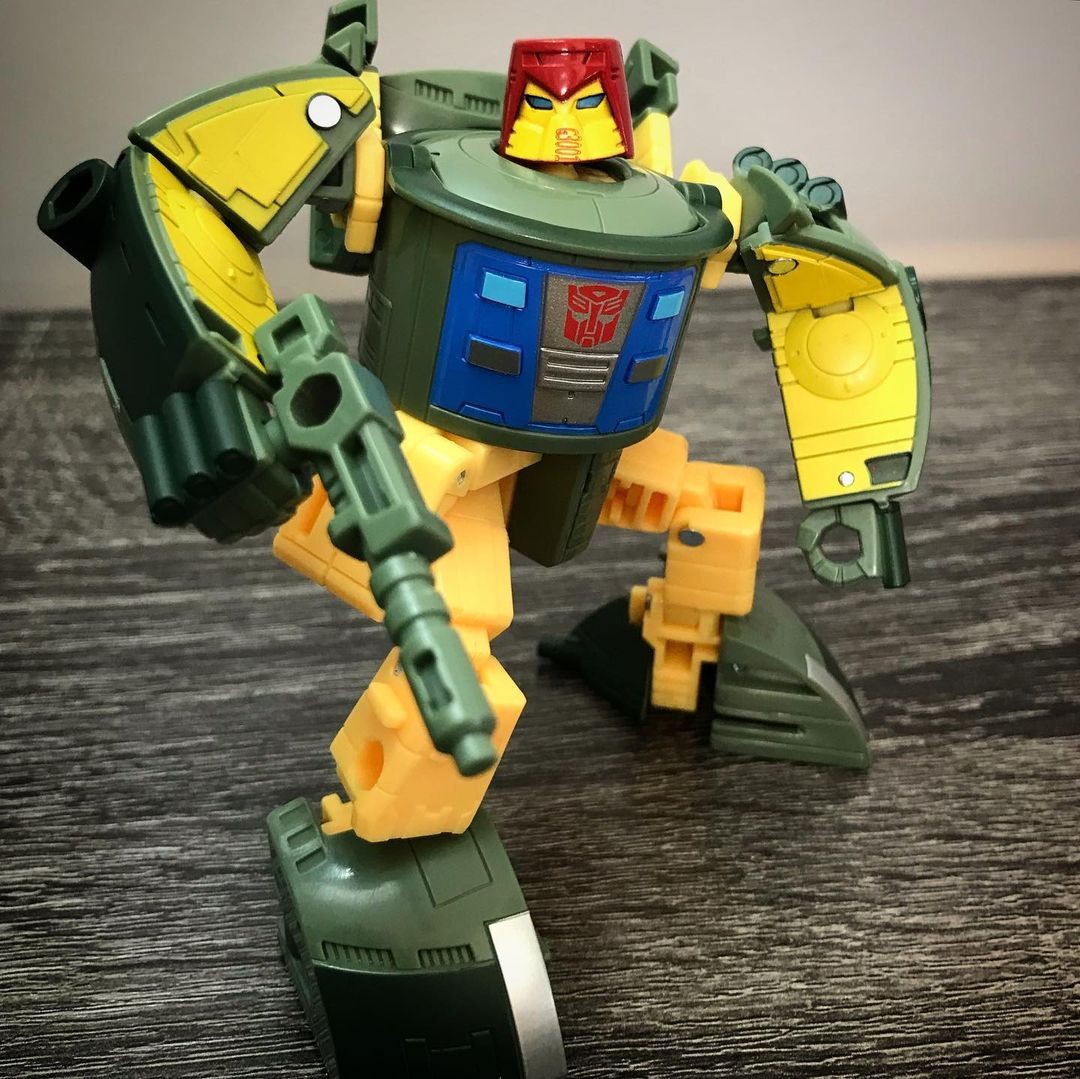 Transformers News: Hasbro Designer Reveals Velocitron Cosmos was Initially Based on Cybertronian Bumblebee Mold Transformers News: Hasbro Designer Reveals Velocitron Cosmos was Initially Based on Cybertronian Bumblebee Mold