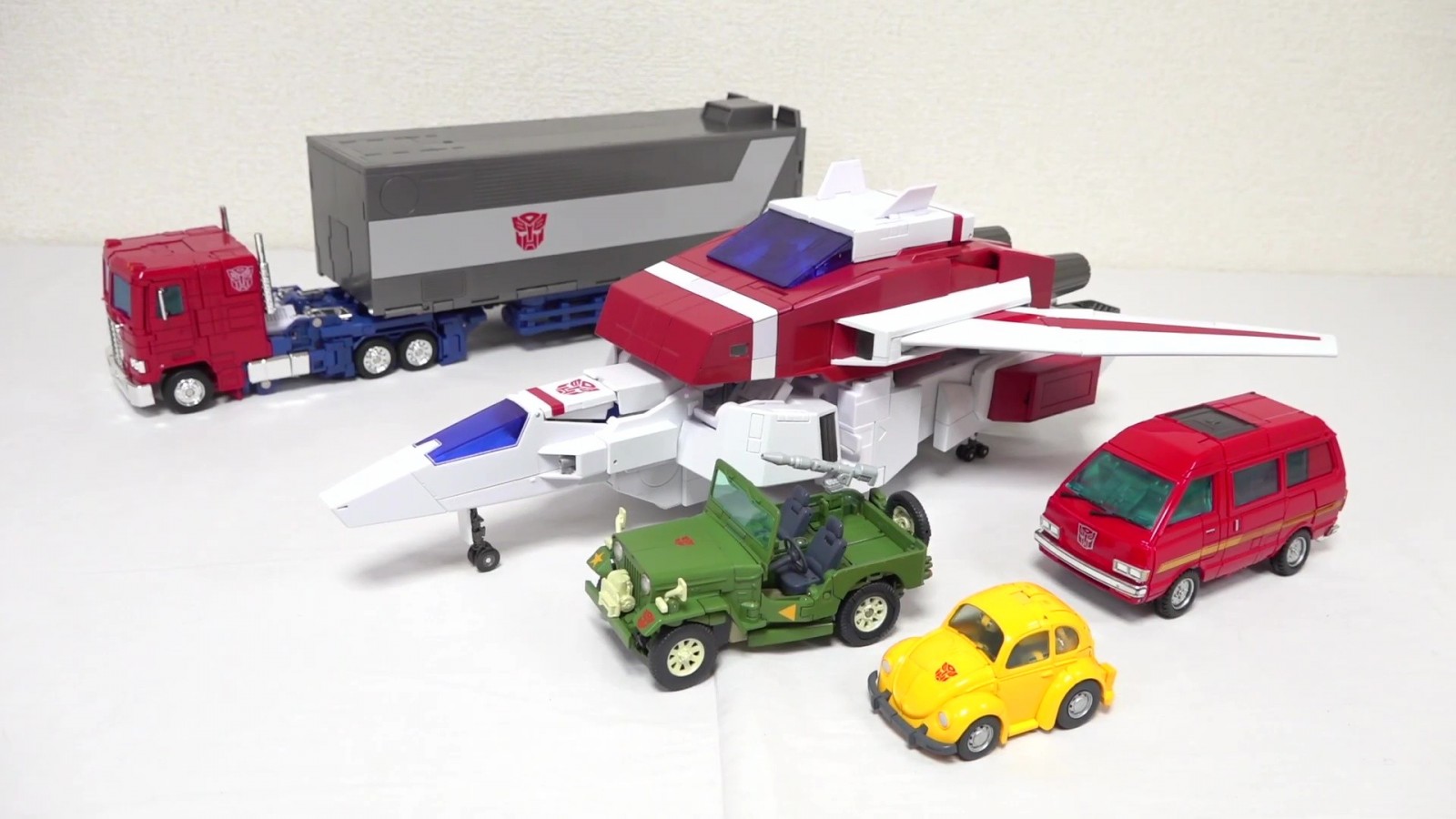 Transformers News: MP-57 Masterpiece Skyfire/Jetfire Review Shows a Different Scale Interpretation than Siege Line Transformers News: MP-57 Masterpiece Skyfire/Jetfire Review Shows a Different Scale Interpretation than Siege Line