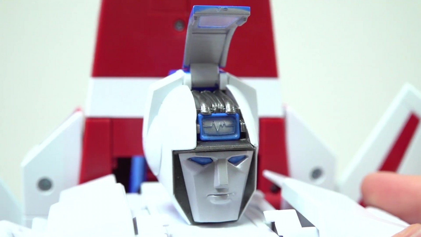 Transformers News: MP-57 Masterpiece Skyfire/Jetfire Review Shows a Different Scale Interpretation than Siege Line Transformers News: MP-57 Masterpiece Skyfire/Jetfire Review Shows a Different Scale Interpretation than Siege Line