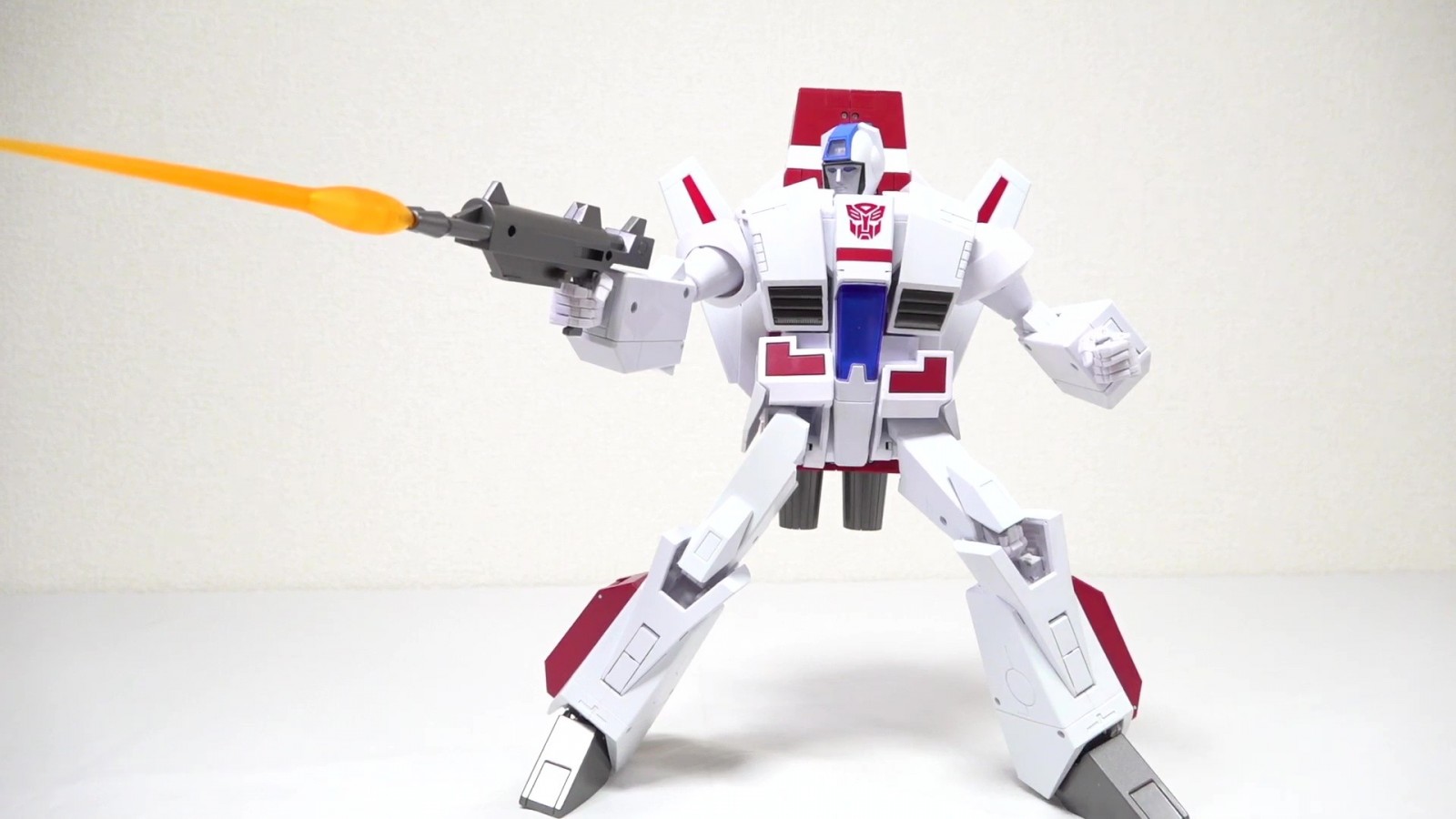 Transformers News: MP-57 Masterpiece Skyfire/Jetfire Review Shows a Different Scale Interpretation than Siege Line Transformers News: MP-57 Masterpiece Skyfire/Jetfire Review Shows a Different Scale Interpretation than Siege Line