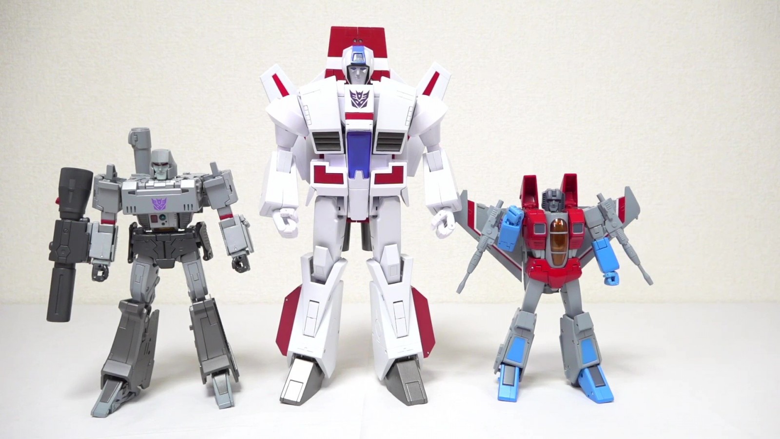 Transformers News: MP-57 Masterpiece Skyfire/Jetfire Review Shows a Different Scale Interpretation than Siege Line Transformers News: MP-57 Masterpiece Skyfire/Jetfire Review Shows a Different Scale Interpretation than Siege Line