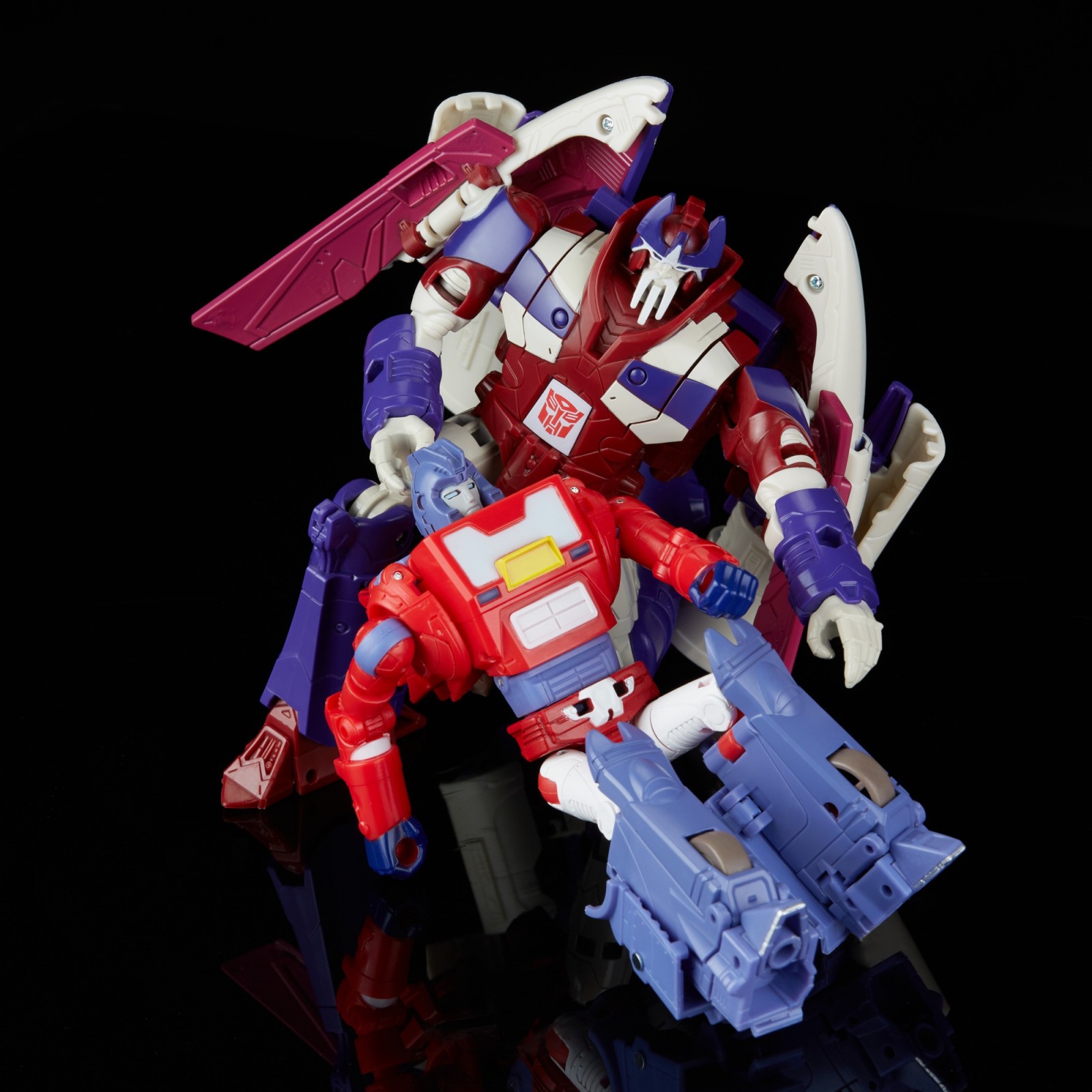 Transformers News: Clearer Images of SDCC Legacy Reveals and First Look at Skullgrin's Alt Mode Transformers News: Clearer Images of SDCC Legacy Reveals and First Look at Skullgrin's Alt Mode
