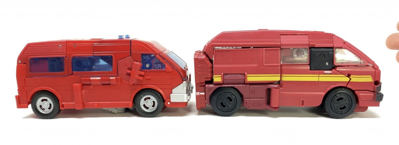 Transformers News: SS 86 Ironhide Review Provides Best Comparisons Yet Transformers News: SS 86 Ironhide Review Provides Best Comparisons Yet