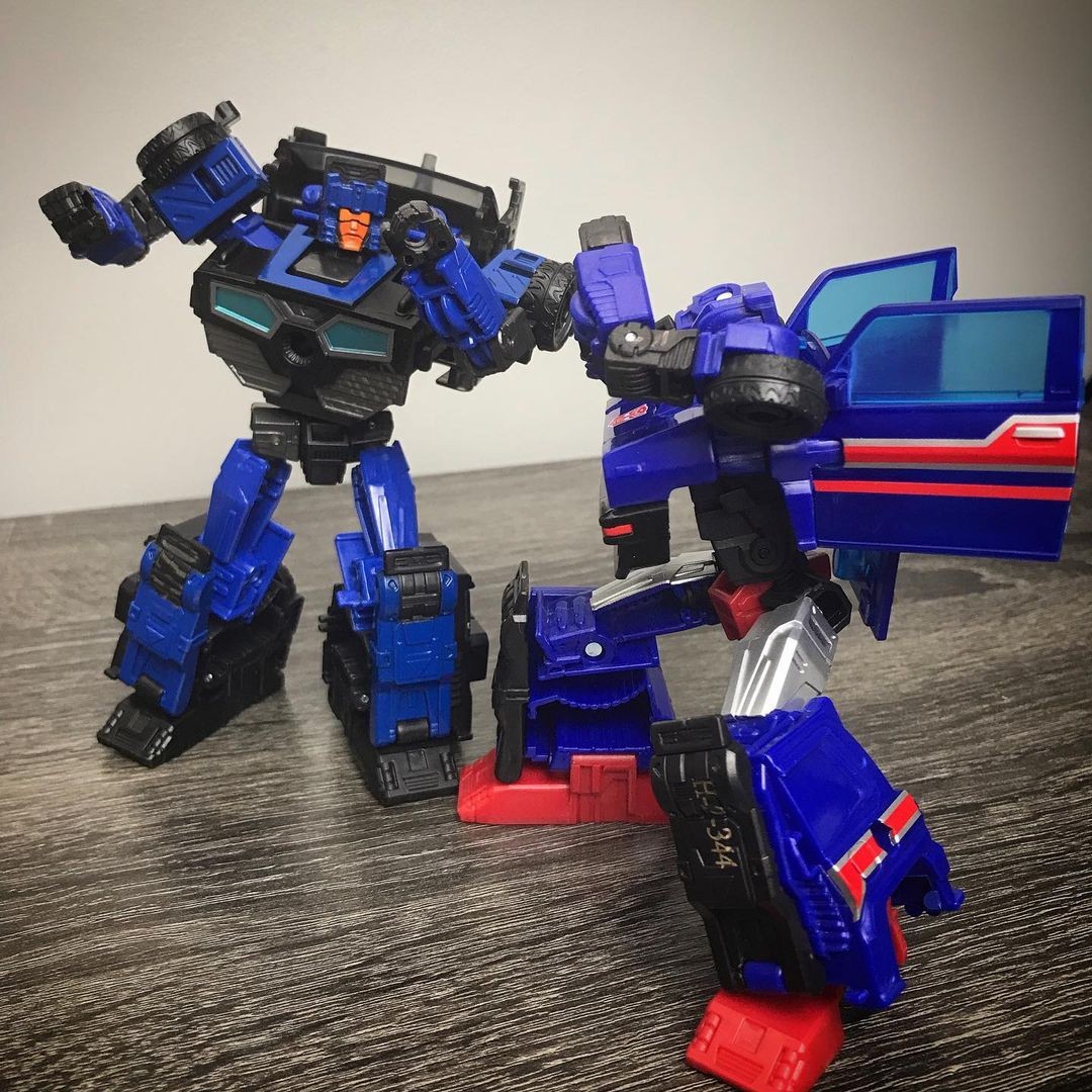 Transformers News: New In Hand Images of Latest Legacy Reveals + BTS Info on them like Explaining Megatron's Face Transformers News: New In Hand Images of Latest Legacy Reveals + BTS Info on them like Explaining Megatron's Face