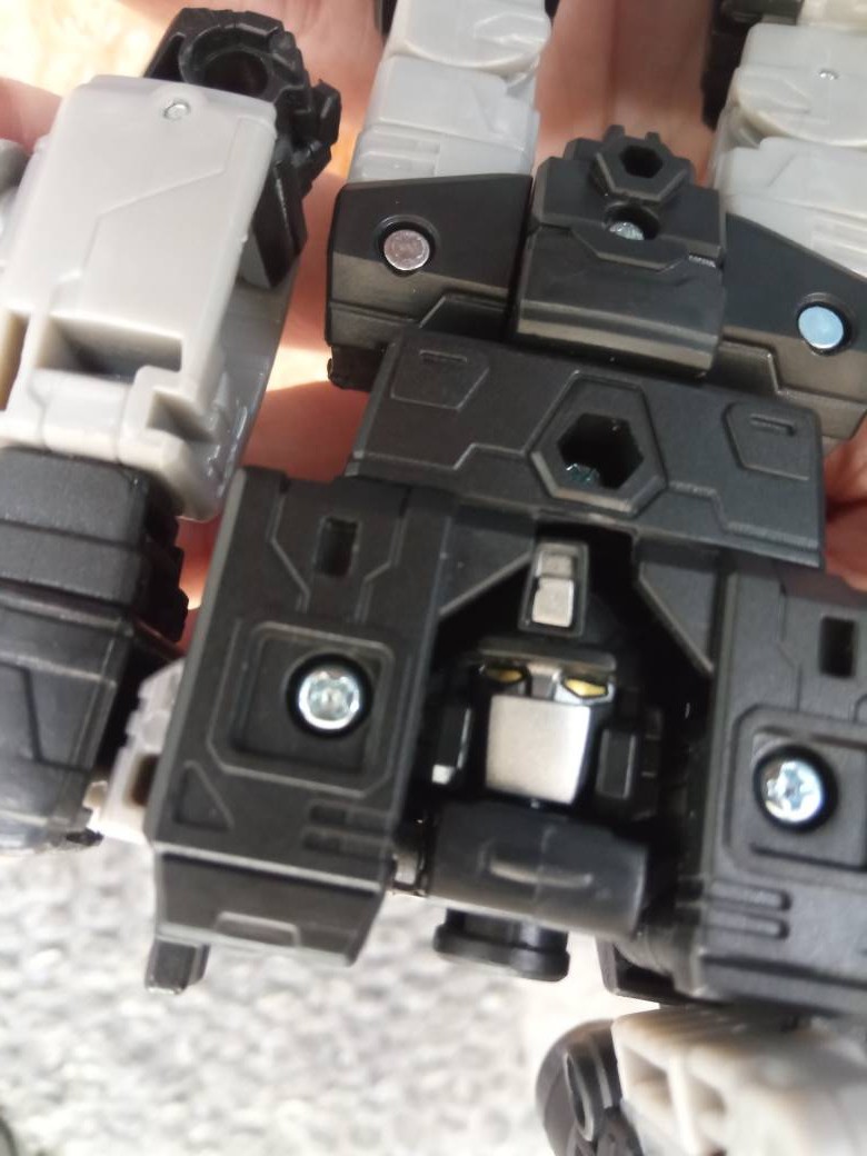 Transformers News: First In Hand Images of Magnificus (Black Perceptor) Showing New Headsculpt Transformers News: First In Hand Images of Magnificus (Black Perceptor) Showing New Headsculpt