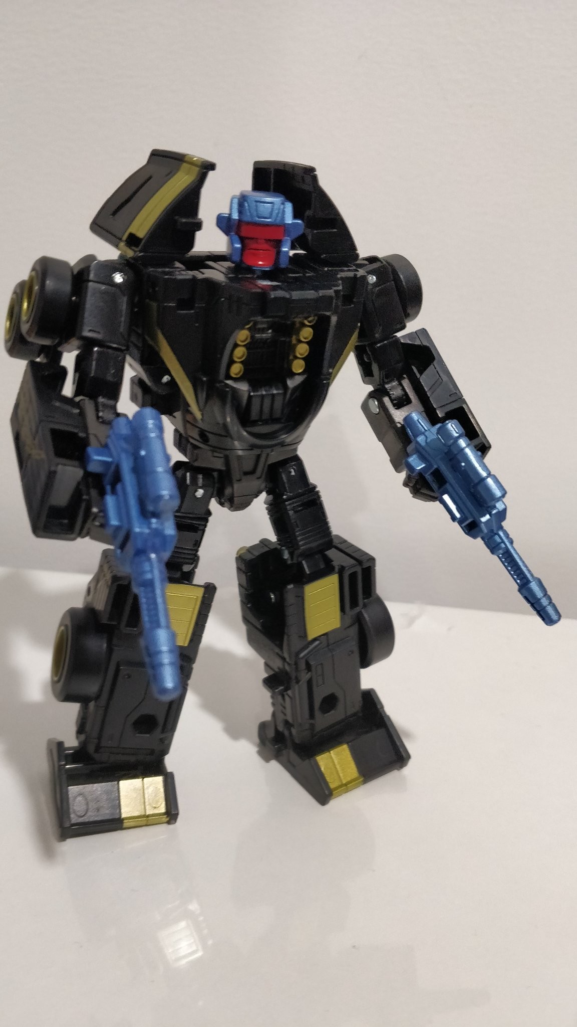 Transformers News: Wave 2 Velocitron deluxes out in New Zealand with first look at Shadowstrip Transformers News: Wave 2 Velocitron deluxes out in New Zealand with first look at Shadowstrip