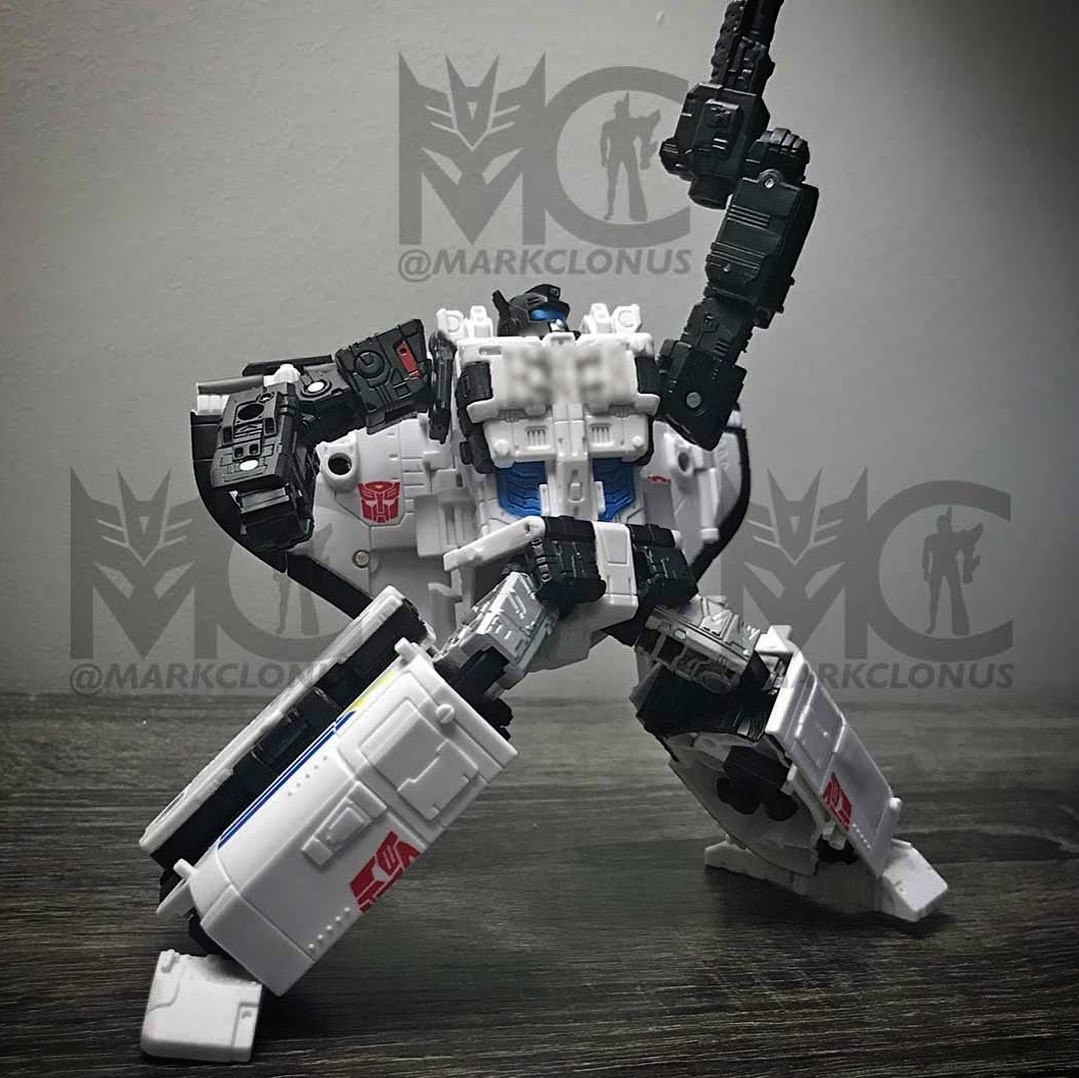 Transformers News: Re: Walmart Exclusive Velocitron Line Discussion