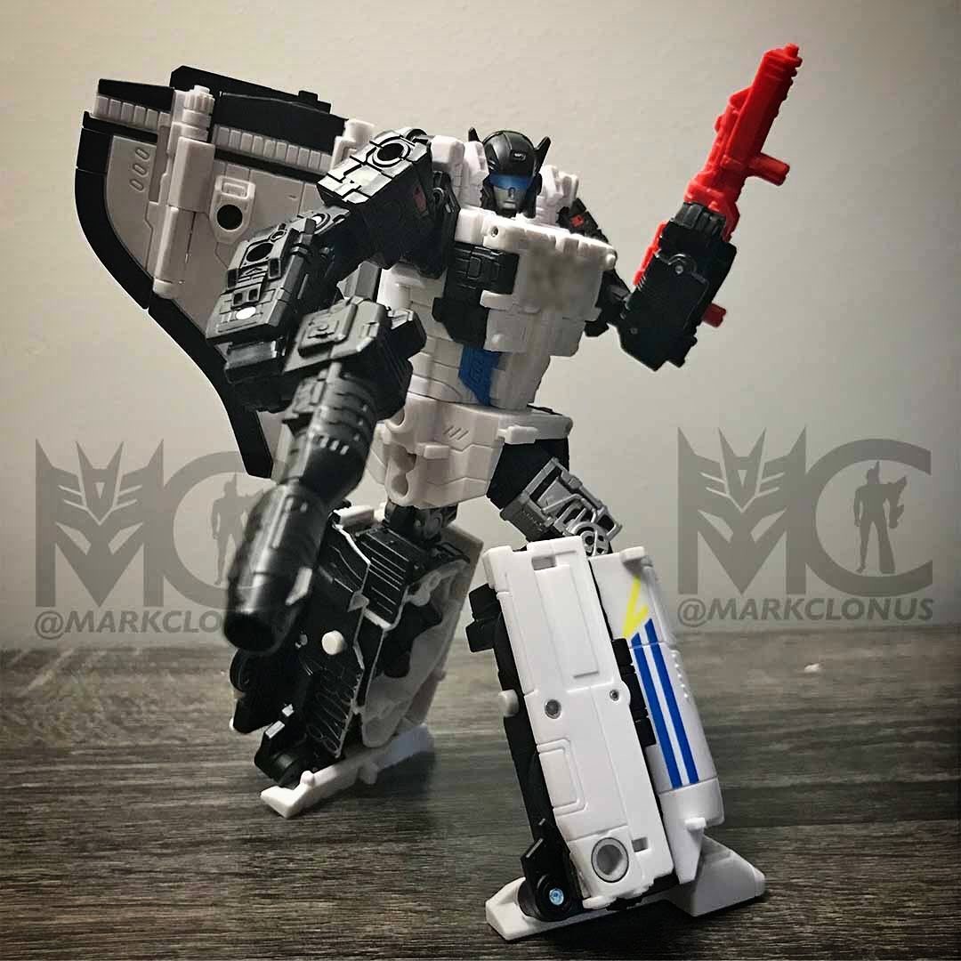 Transformers News: Re: Walmart Exclusive Velocitron Line Discussion