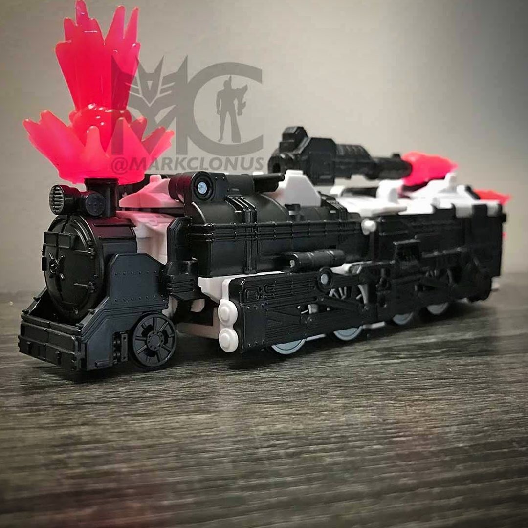 Transformers News: Re: Walmart Exclusive Velocitron Line Discussion