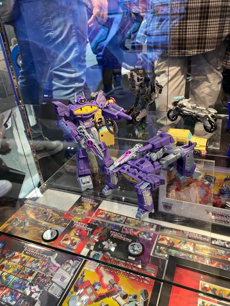 Transformers News: Earthspark Toy Reveals with One Step Soundwave + Swindle, Deluxe Optimus, Warrior Thrash and Mor Transformers News: Earthspark Toy Reveals with One Step Soundwave + Swindle, Deluxe Optimus, Warrior Thrash and Mor
