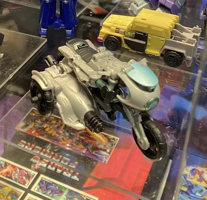 Transformers News: Earthspark Toy Reveals with One Step Soundwave + Swindle, Deluxe Optimus, Warrior Thrash and Mor Transformers News: Earthspark Toy Reveals with One Step Soundwave + Swindle, Deluxe Optimus, Warrior Thrash and Mor