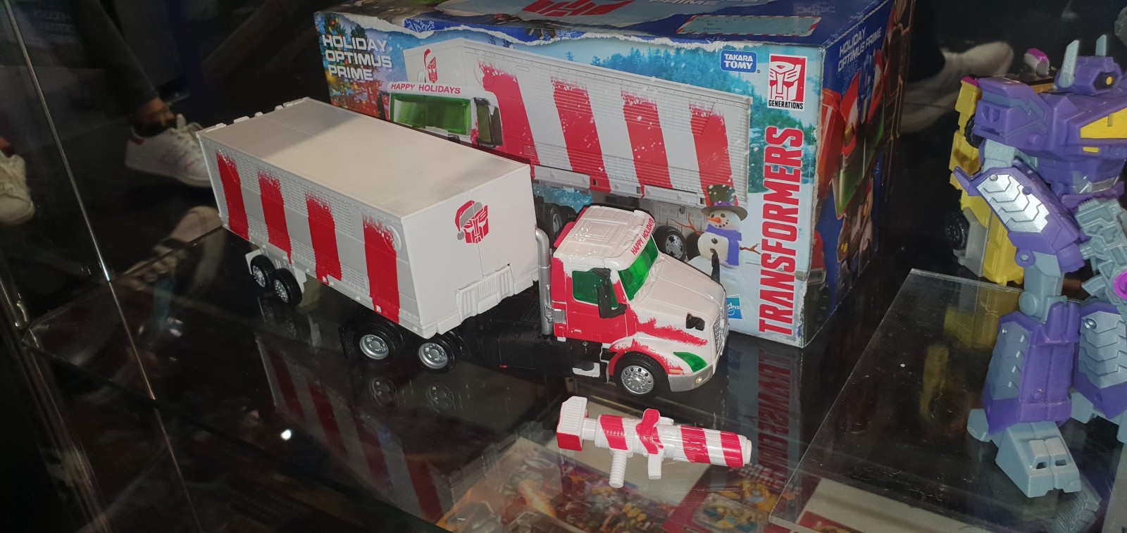 Transformers News: New Leader Class Holiday Optimus Prime Revealed Transformers News: New Leader Class Holiday Optimus Prime Revealed