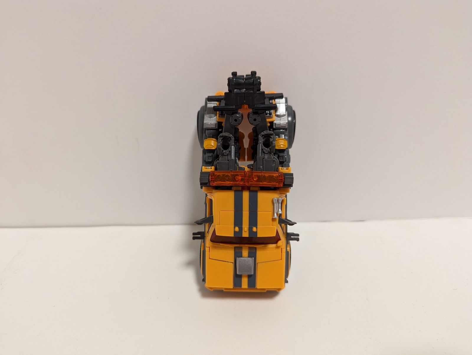 Transformers News: First Images of Actual Studio Series ROTB Airazor and Battletrap Transformers News: First Images of Actual Studio Series ROTB Airazor and Battletrap
