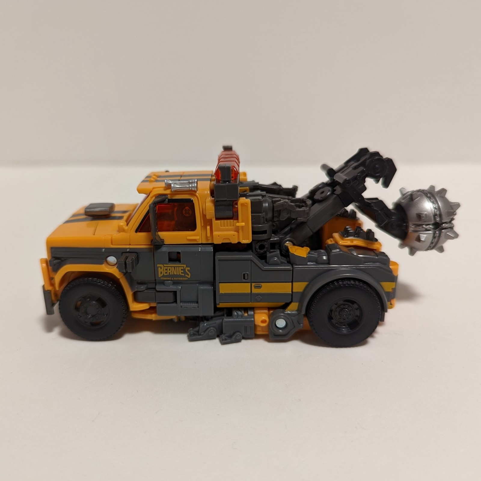 Transformers News: First Images of Actual Studio Series ROTB Airazor and Battletrap Transformers News: First Images of Actual Studio Series ROTB Airazor and Battletrap