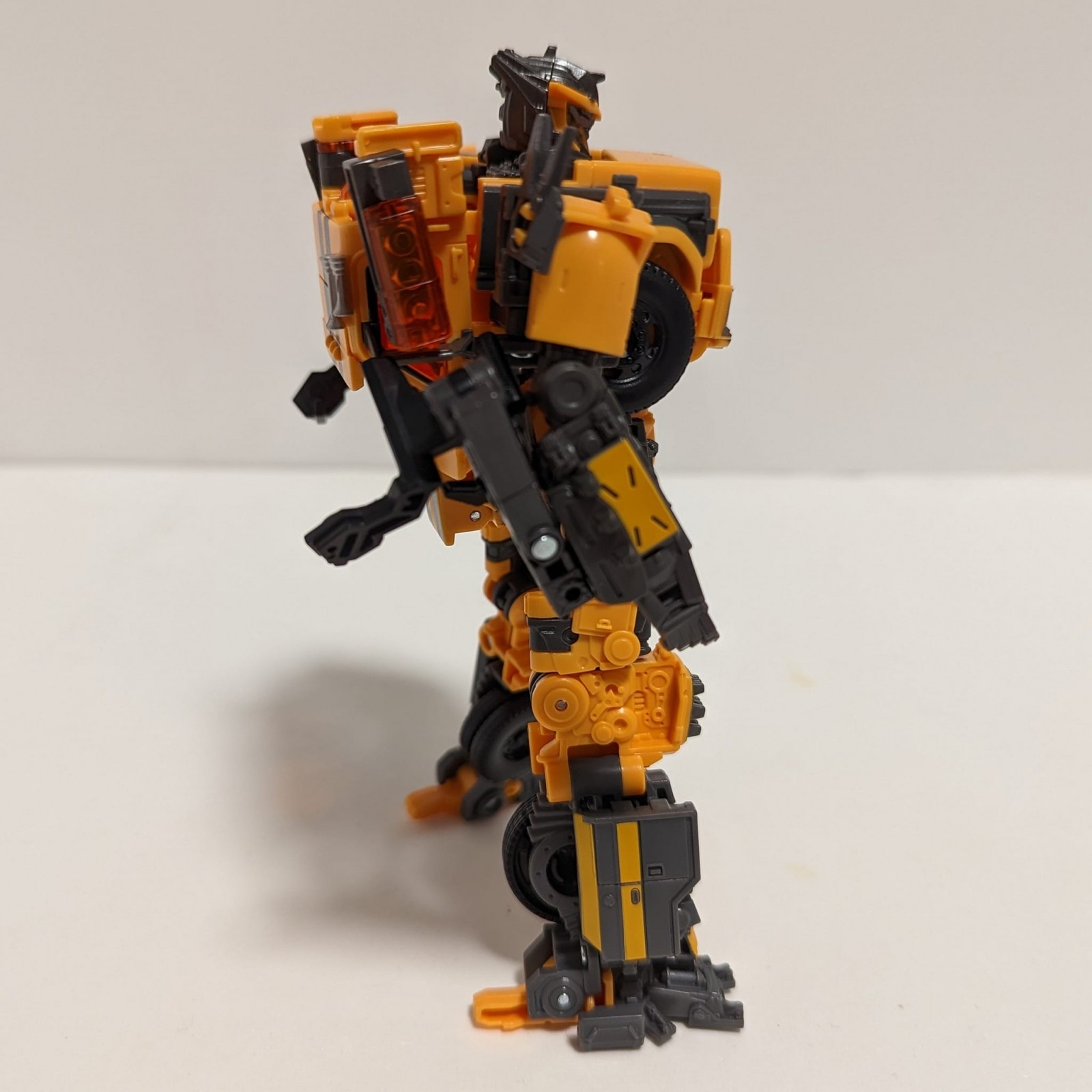 Transformers News: First Images of Actual Studio Series ROTB Airazor and Battletrap Transformers News: First Images of Actual Studio Series ROTB Airazor and Battletrap