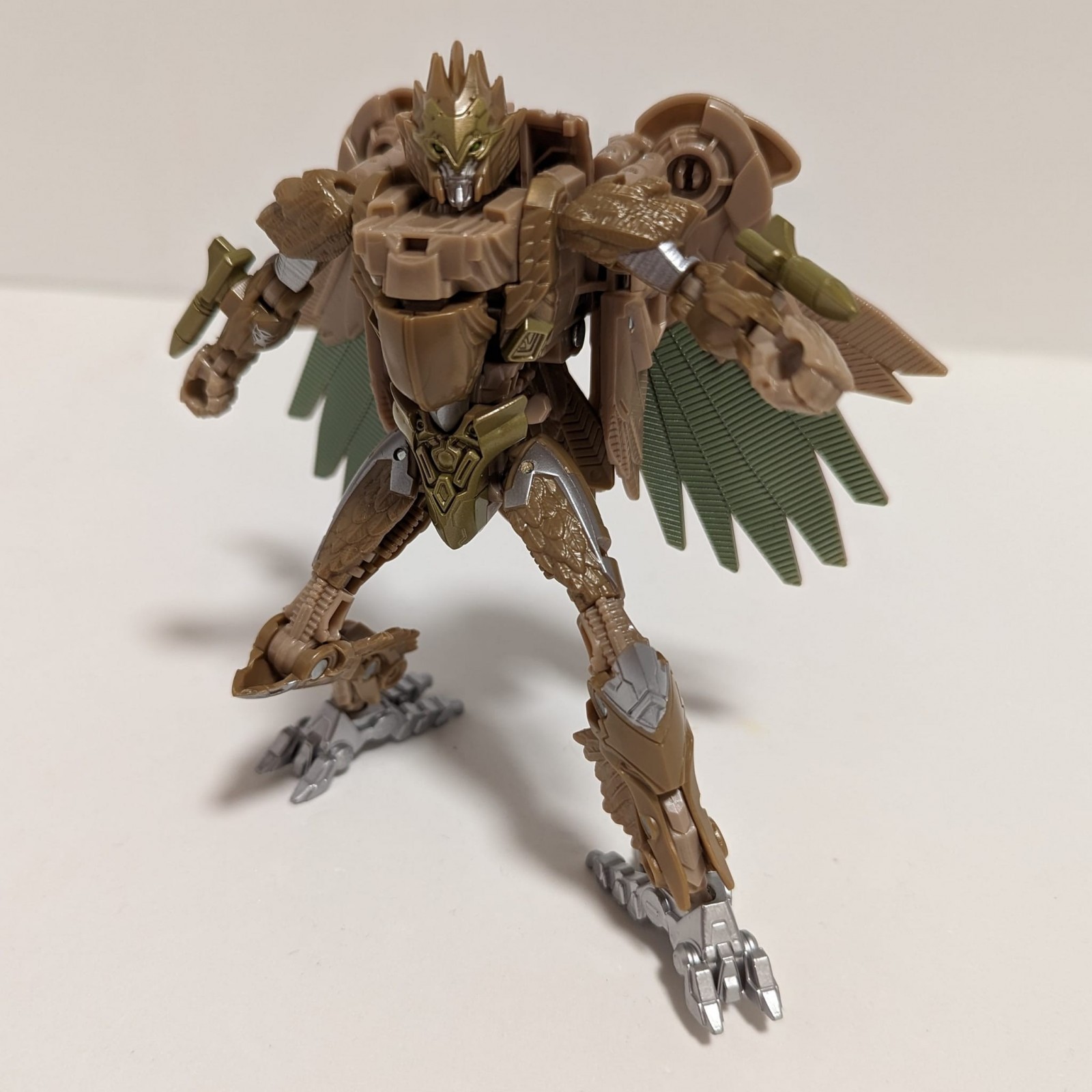 Transformers News: First Images of Actual Studio Series ROTB Airazor and Battletrap Transformers News: First Images of Actual Studio Series ROTB Airazor and Battletrap