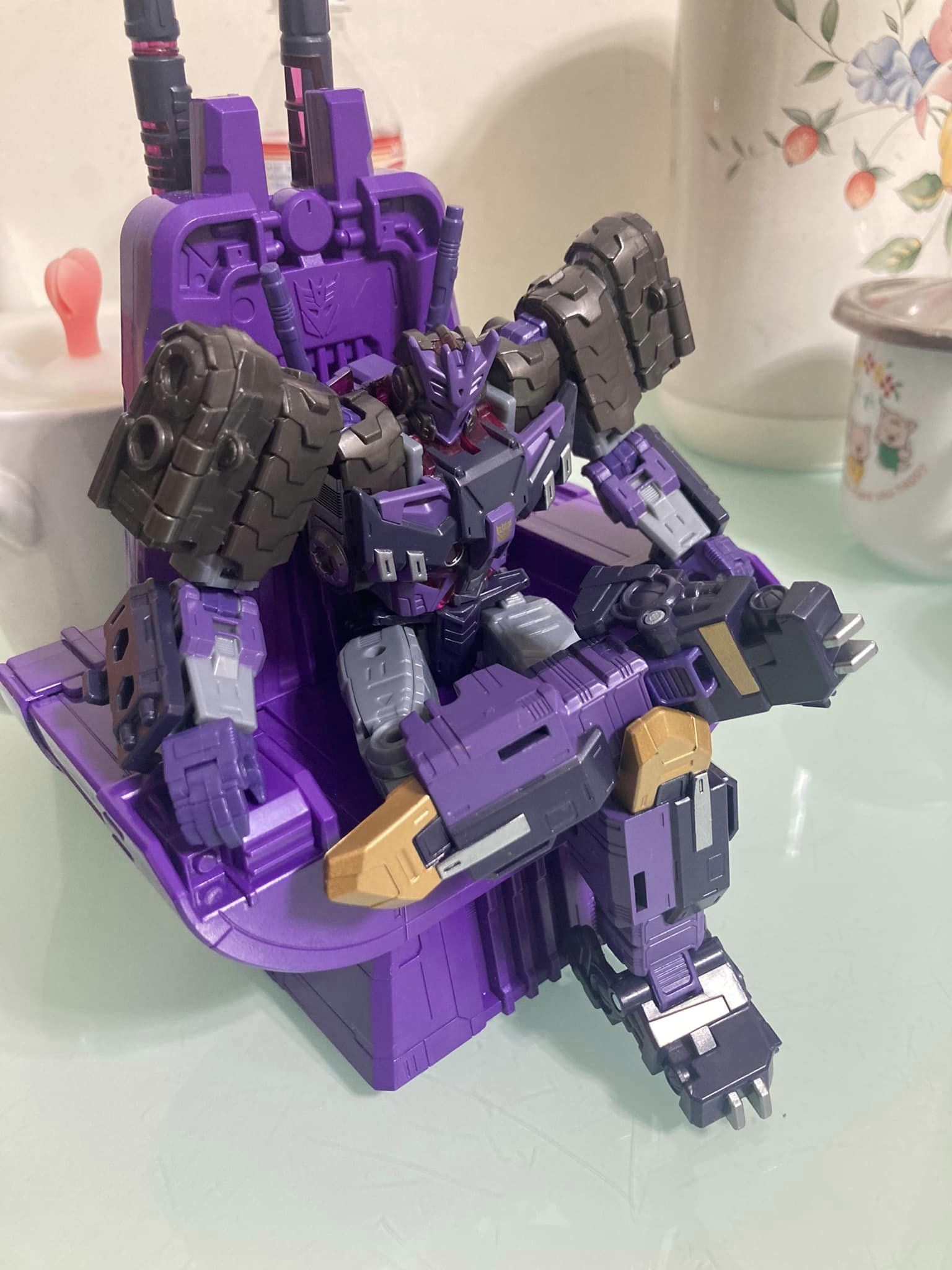 Transformers News: In Hand Images of Transformers Legacy Tarn and Leo Prime Transformers News: In Hand Images of Transformers Legacy Tarn and Leo Prime