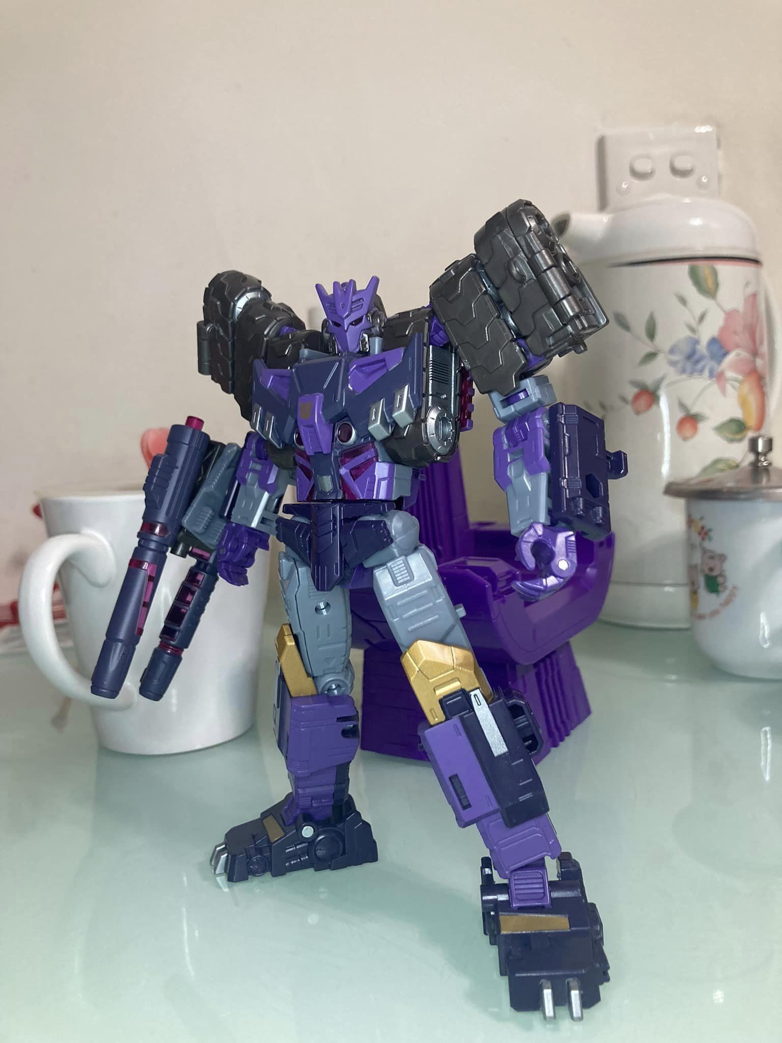 Transformers News: In Hand Images of Transformers Legacy Tarn and Leo Prime Transformers News: In Hand Images of Transformers Legacy Tarn and Leo Prime